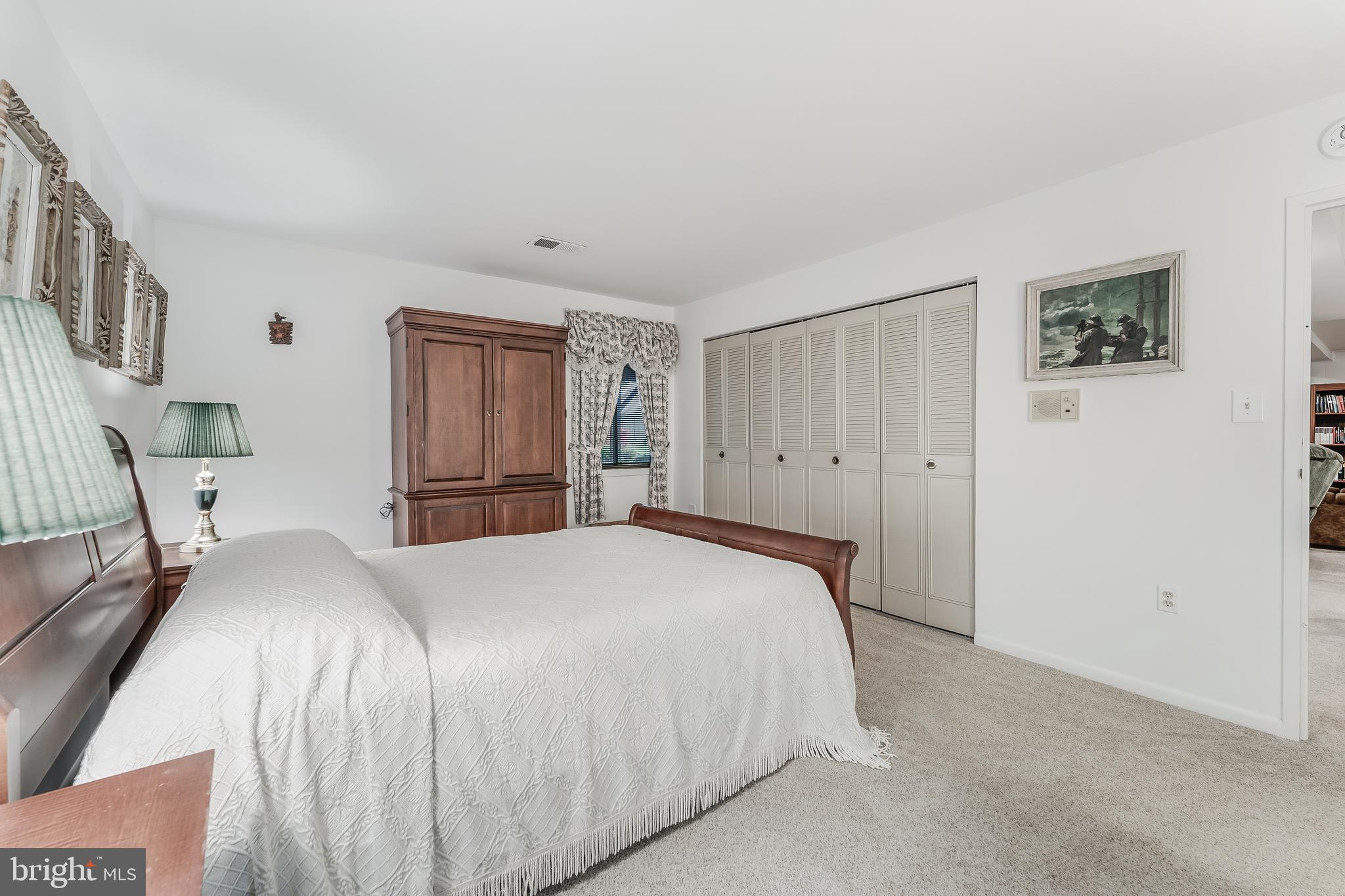 FOX MILL WOODS - Residential