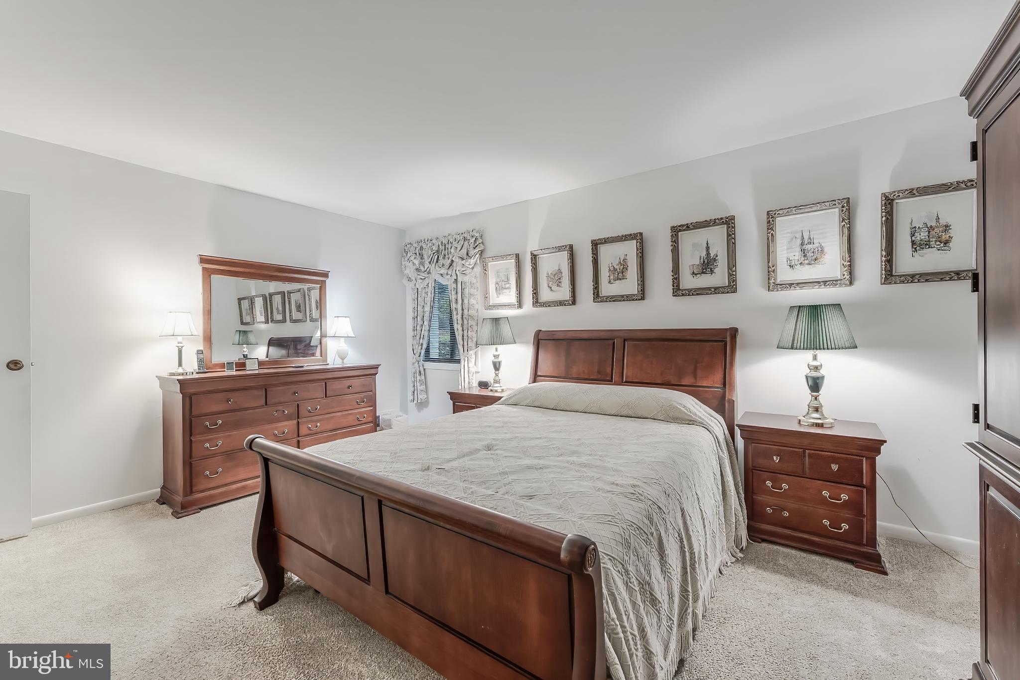 FOX MILL WOODS - Residential