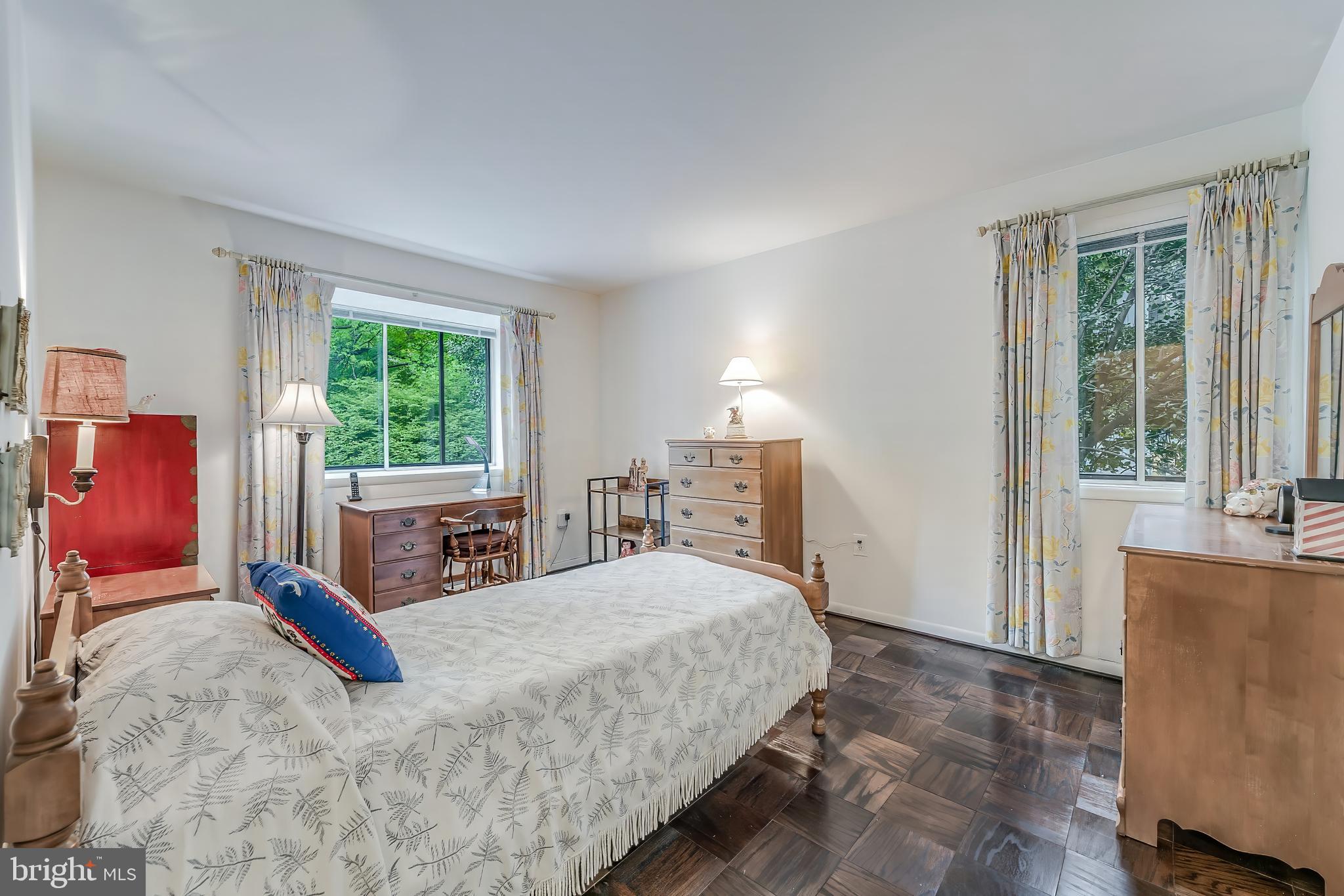 FOX MILL WOODS - Residential