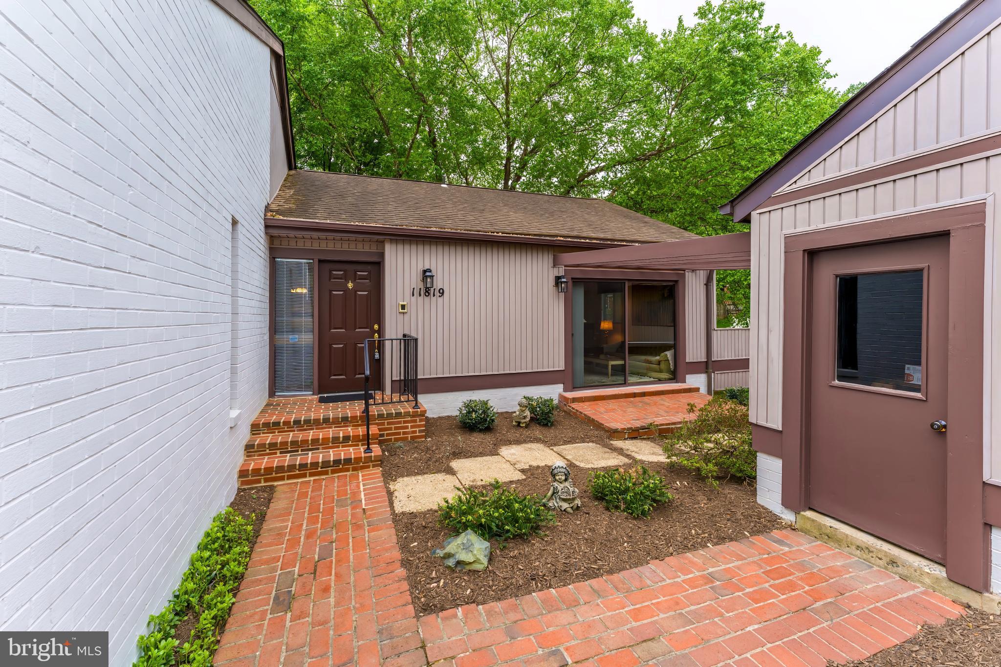 FOX MILL WOODS - Residential