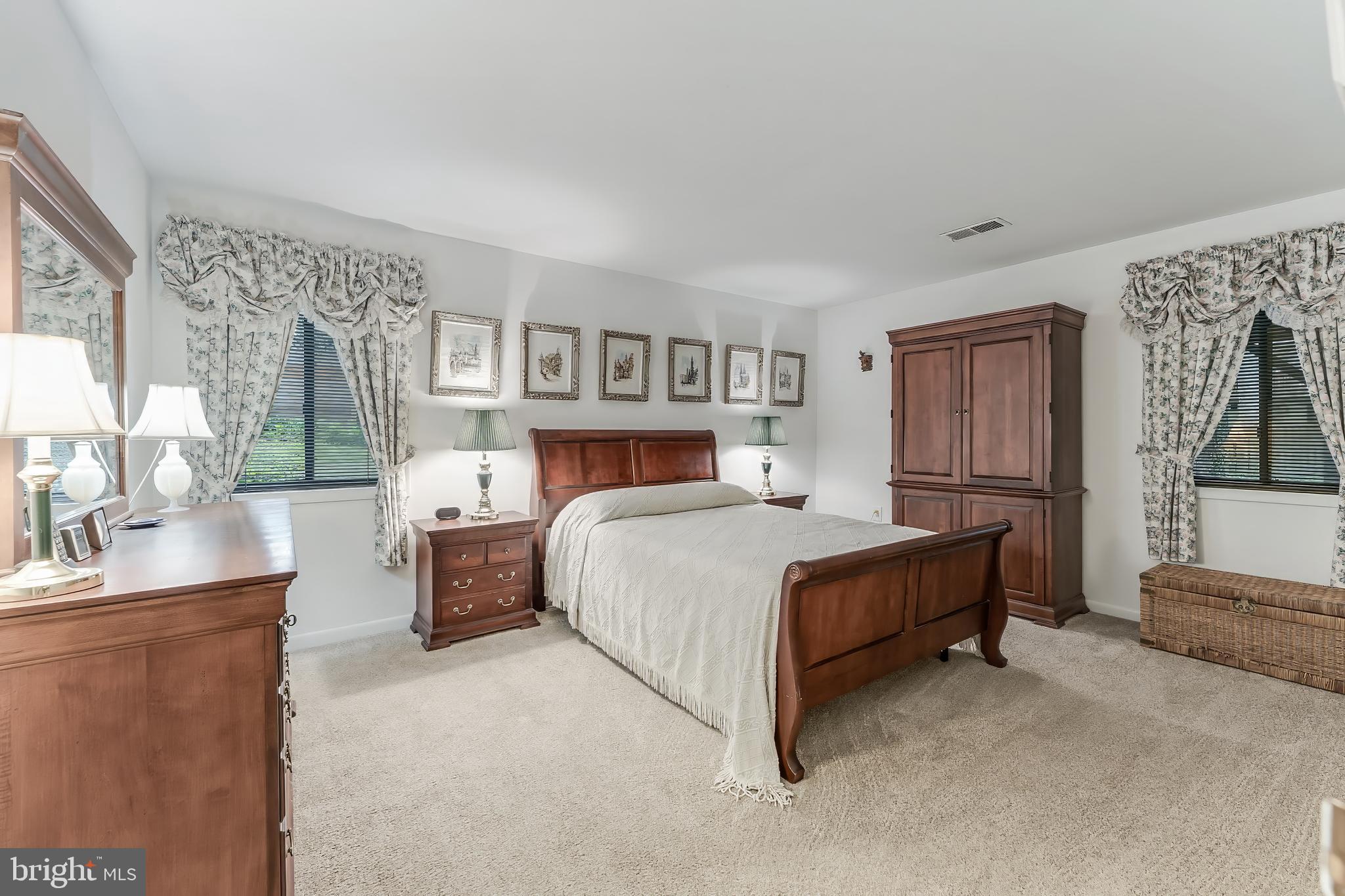 FOX MILL WOODS - Residential