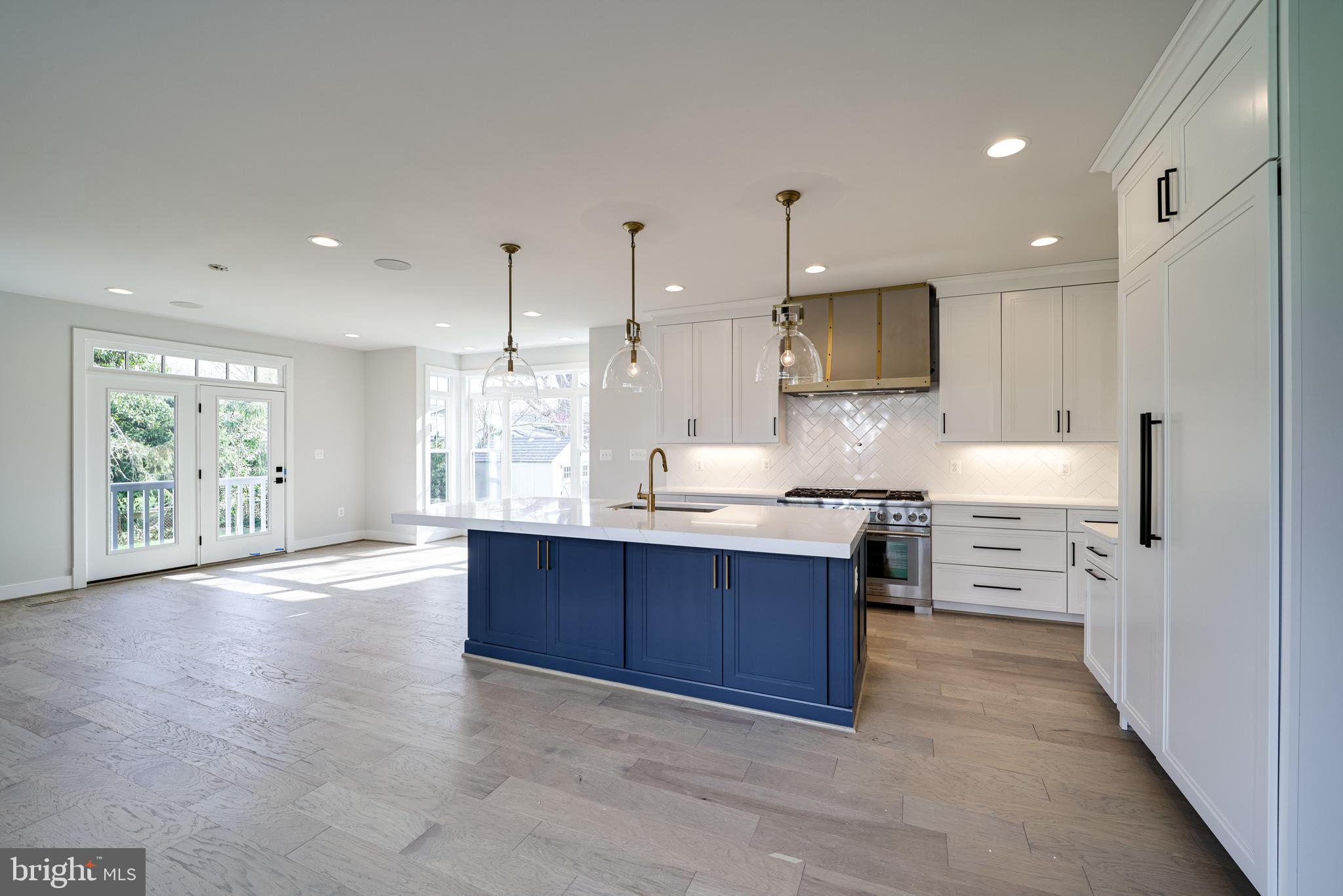 COLLINGWOOD MANOR - Residential