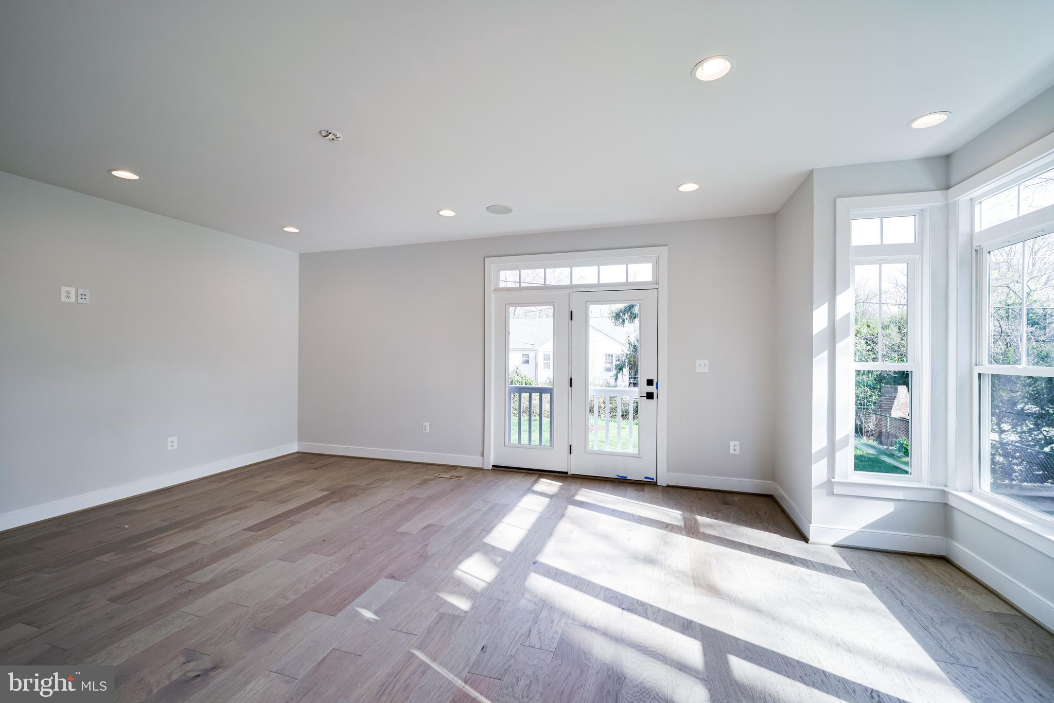 COLLINGWOOD MANOR - Residential