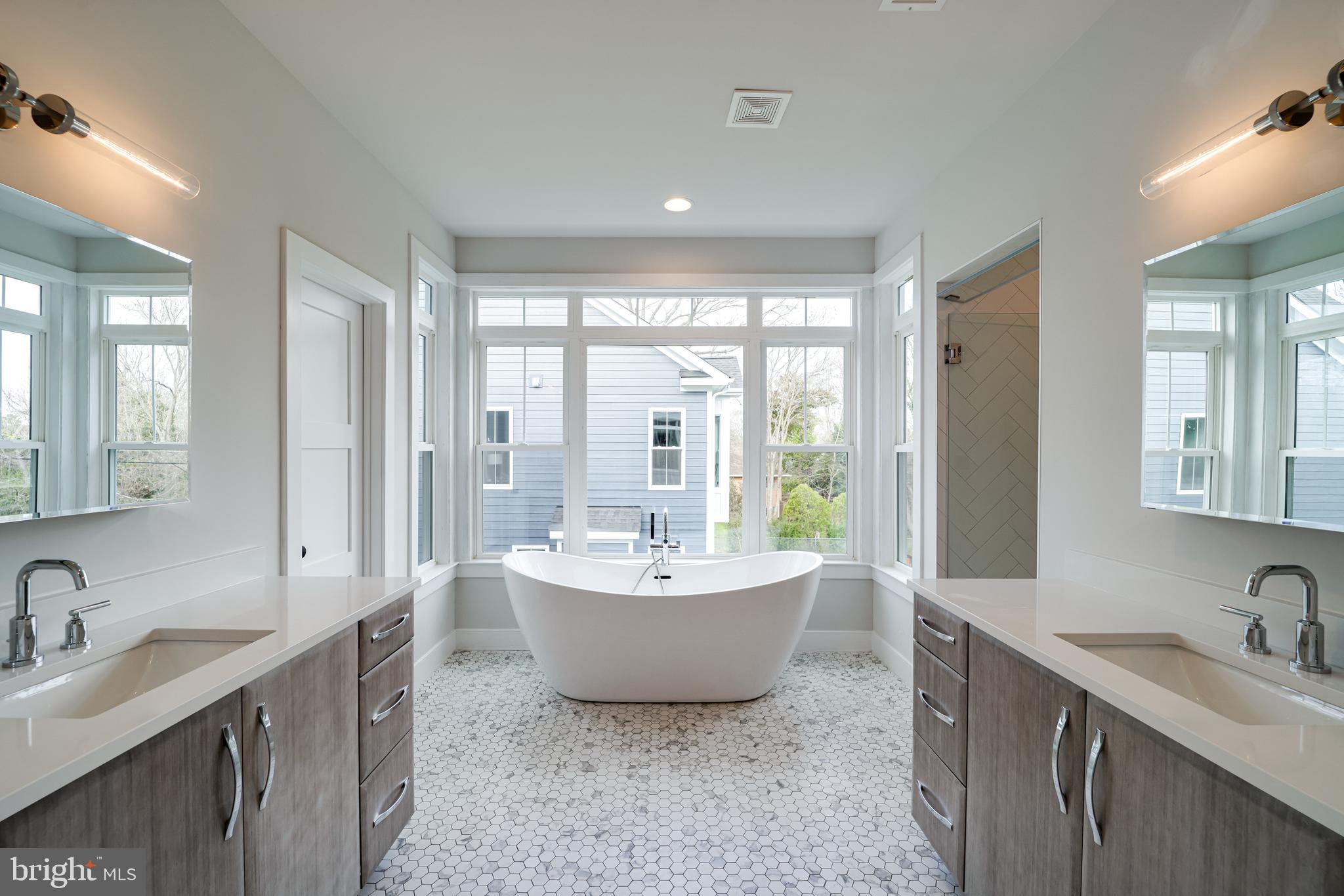 COLLINGWOOD MANOR - Residential