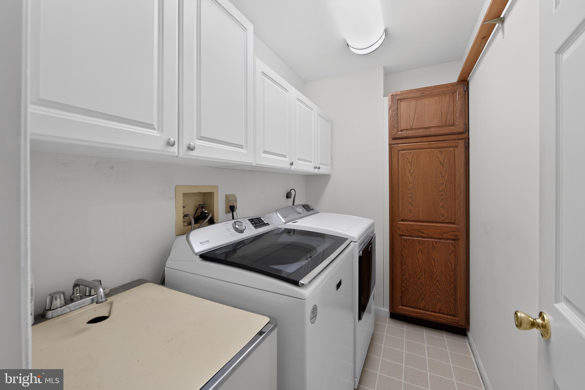 HUNTERS RUN - Residential
