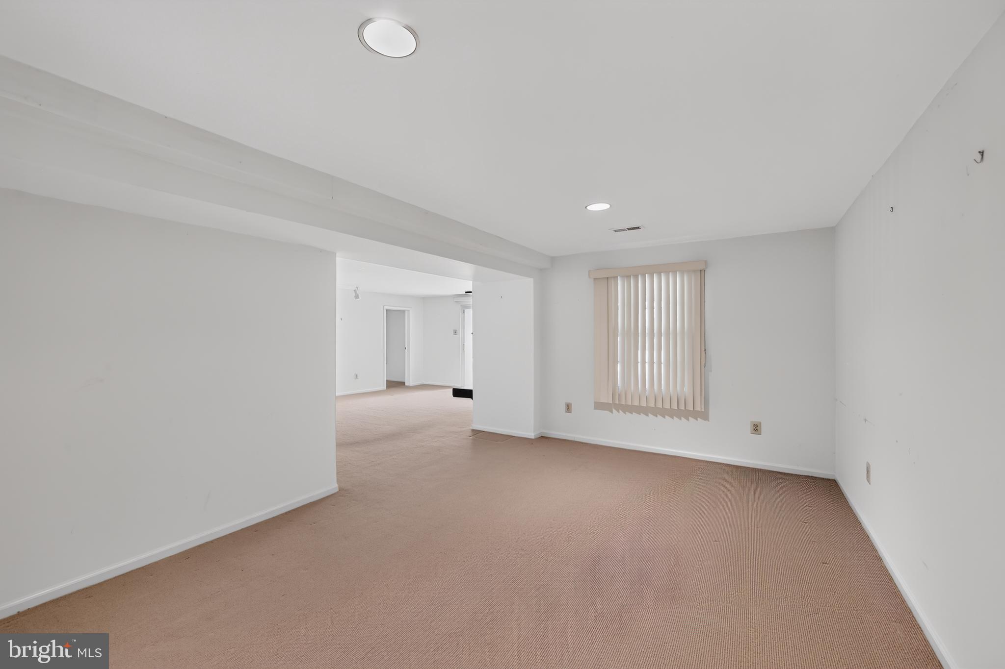 HUNTERS RUN - Residential