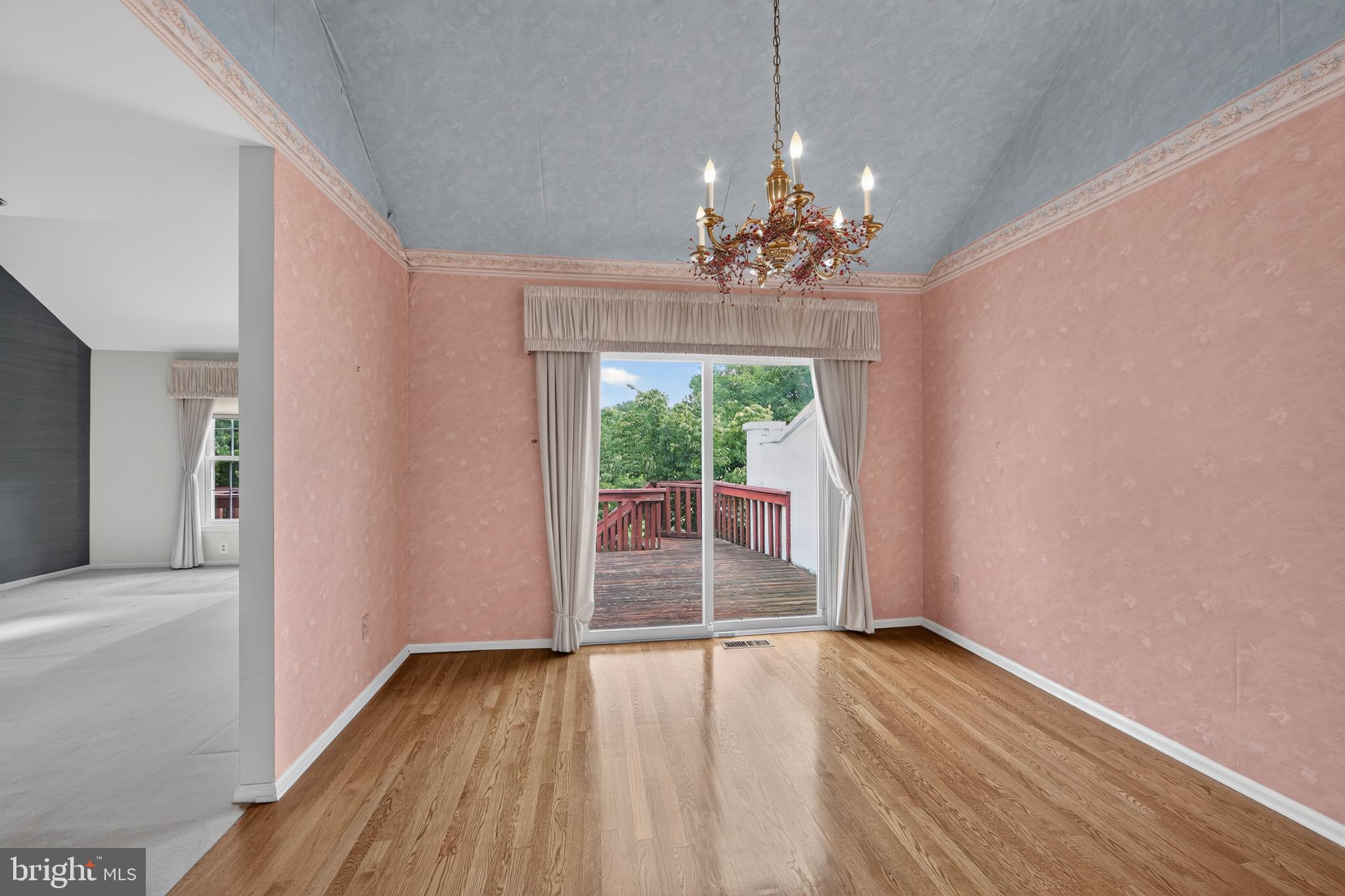 HUNTERS RUN - Residential