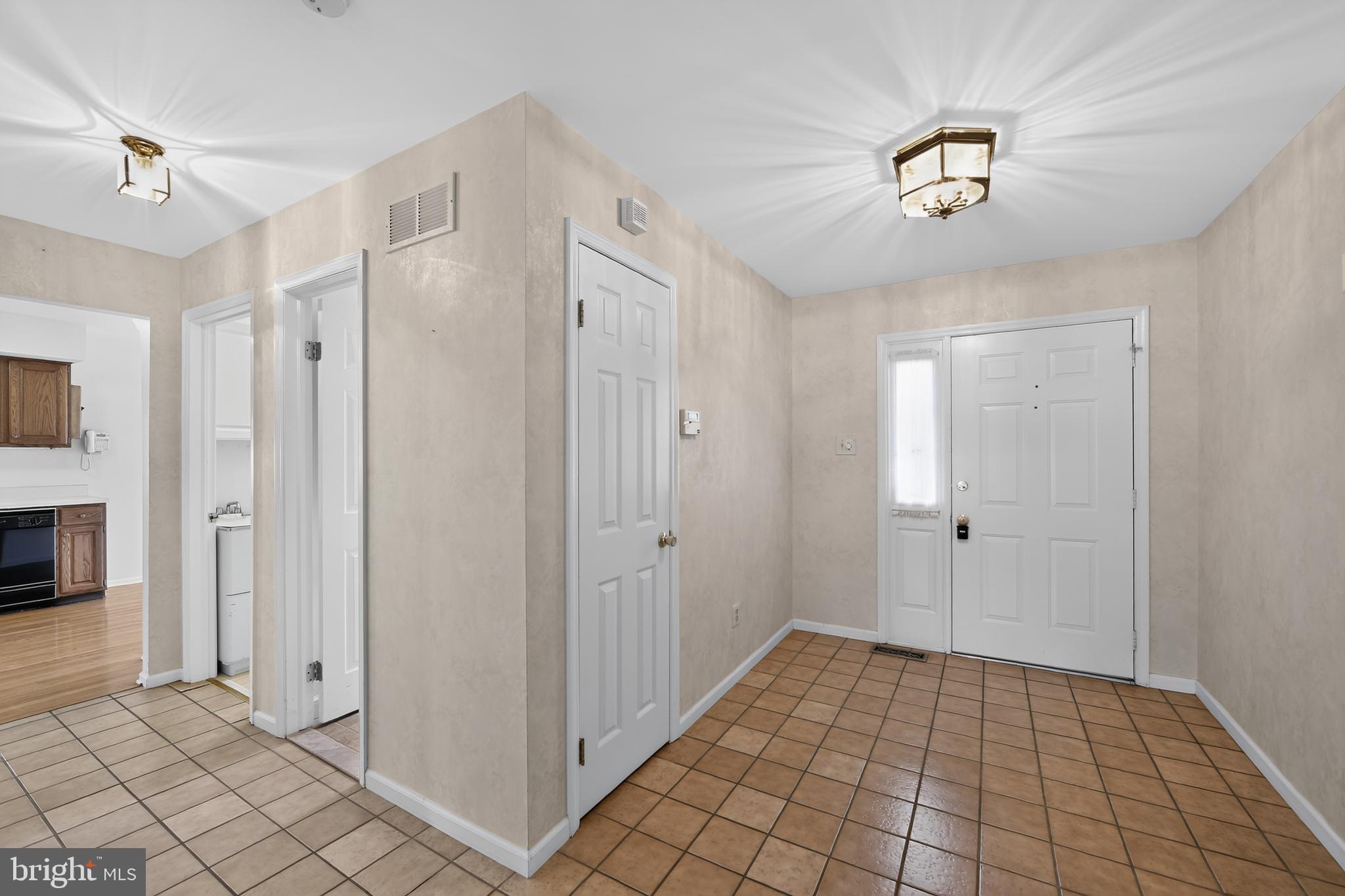 HUNTERS RUN - Residential