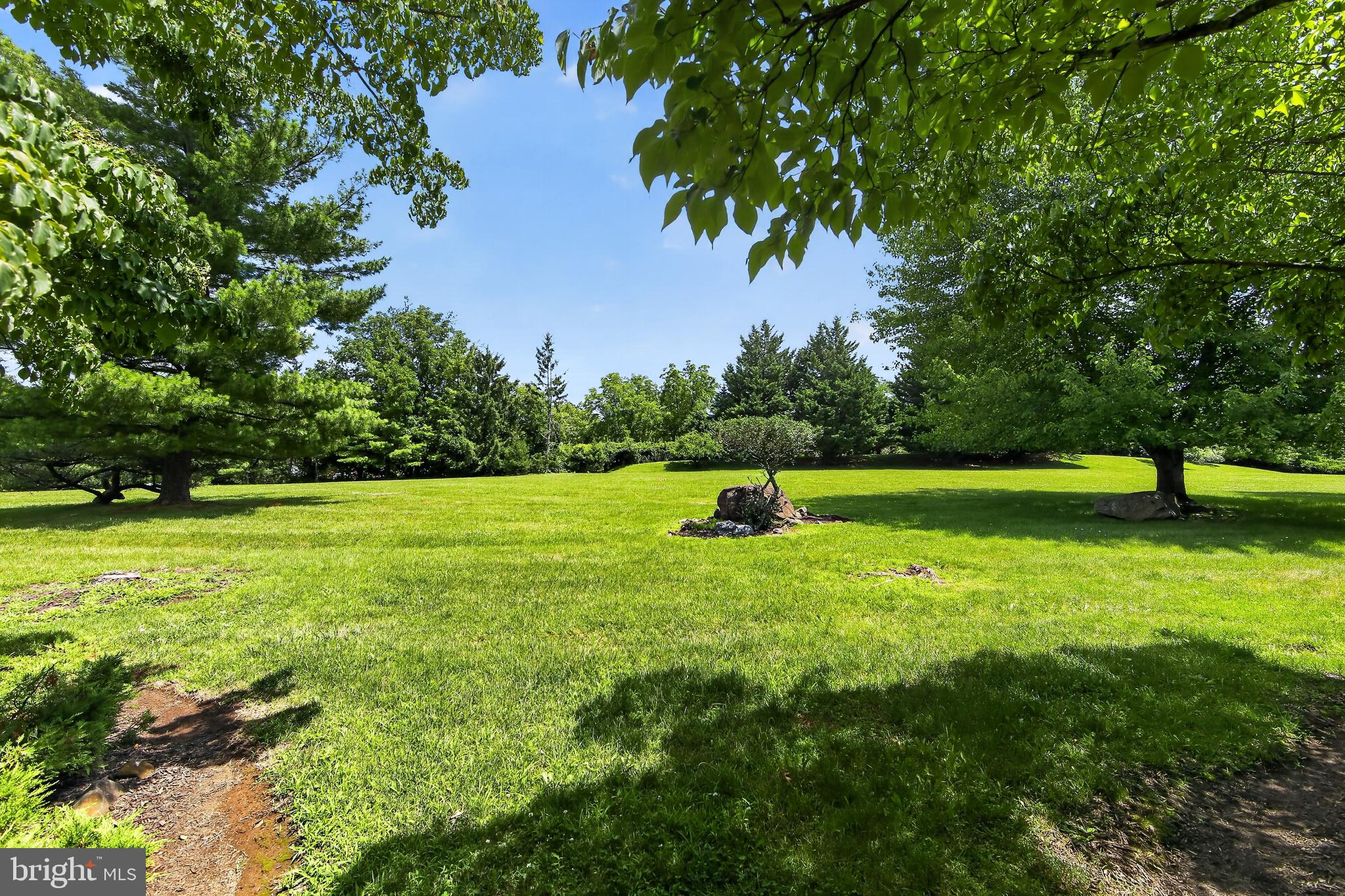 HUNTERS RUN - Residential