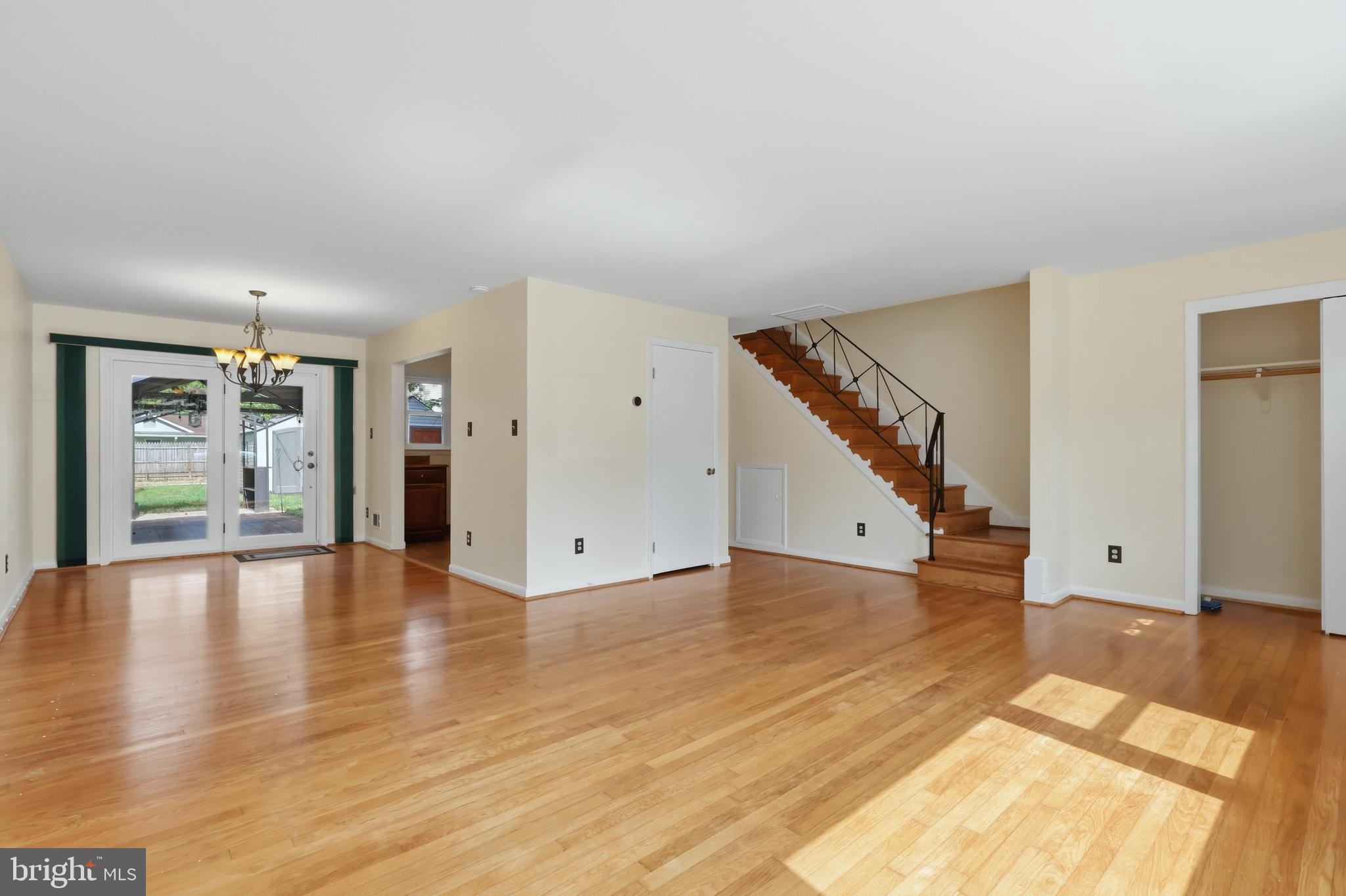 INDIAN VILLAGE IND HEAD - Residential