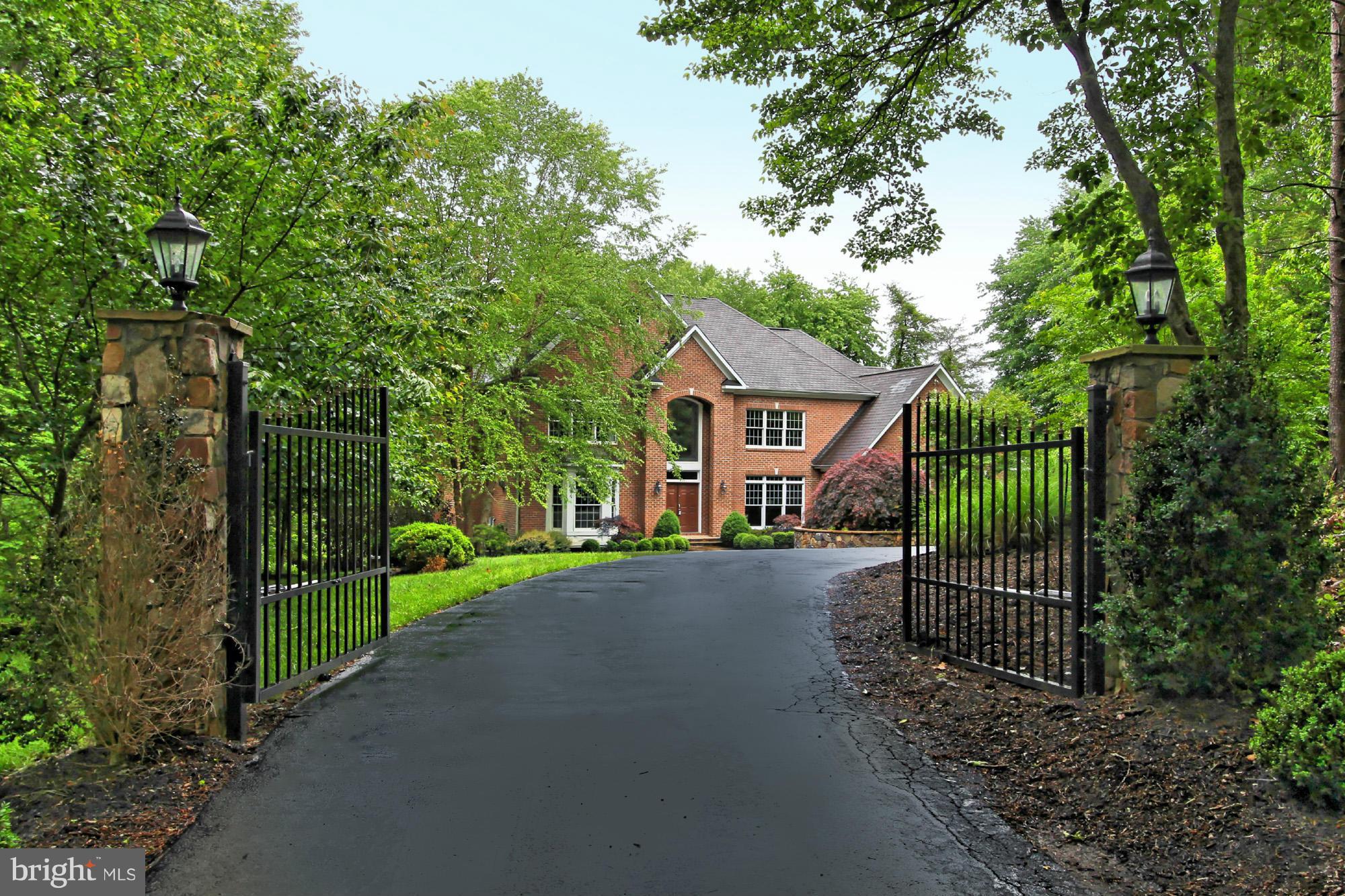 Immaculate Estate set on 5Acr wooded lot boasts gorgeous hrdwds, sunfilled open flrplan&elegant finishes. A glass encased wine display joins formal Liv&DinRms built to entertain. Gourmet KIT w/sleek cabinetry, sprawling island, BOSCH 2wall oven&more! Highlighted by a 2Stry GreatRm, a Fin.LL ideal for hosting parties&MBD feat.SitRm&private balcony overlooking stunning bkyrd w/pool, spa&pond views.