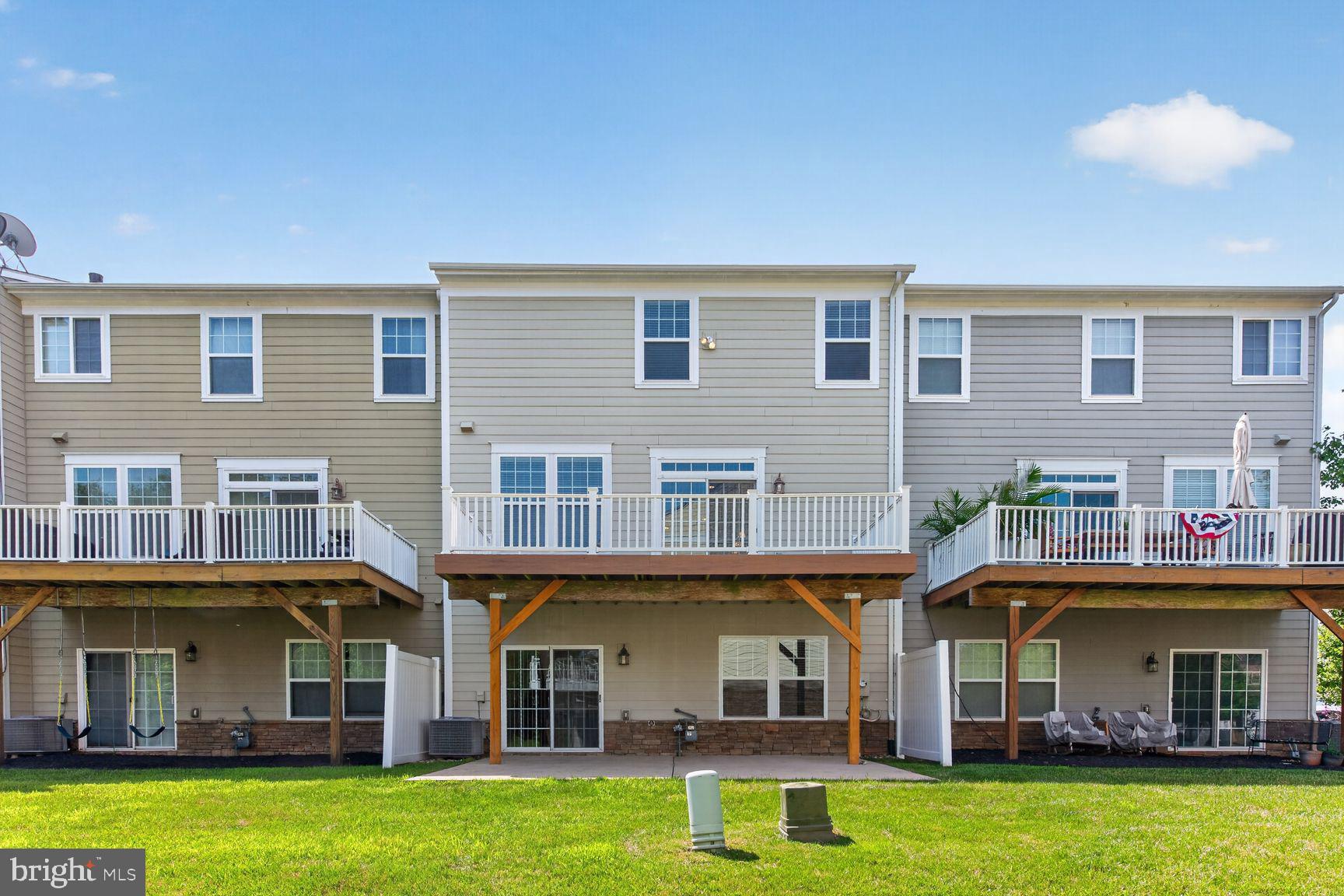 OAKTON EAST - Residential