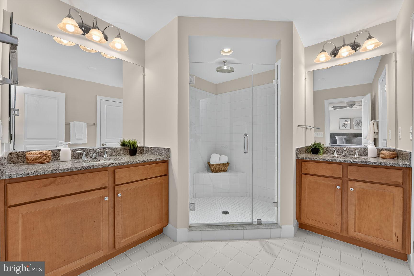 OAKTON EAST - Residential