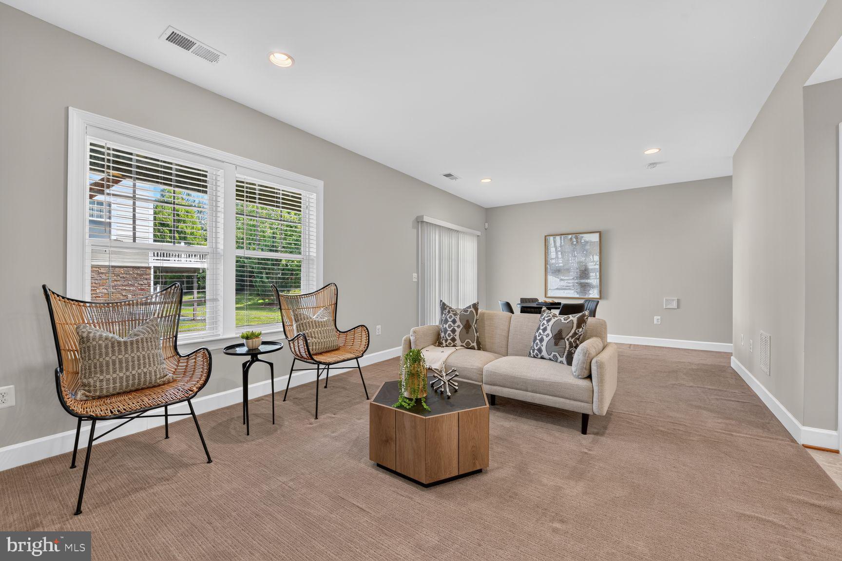 OAKTON EAST - Residential
