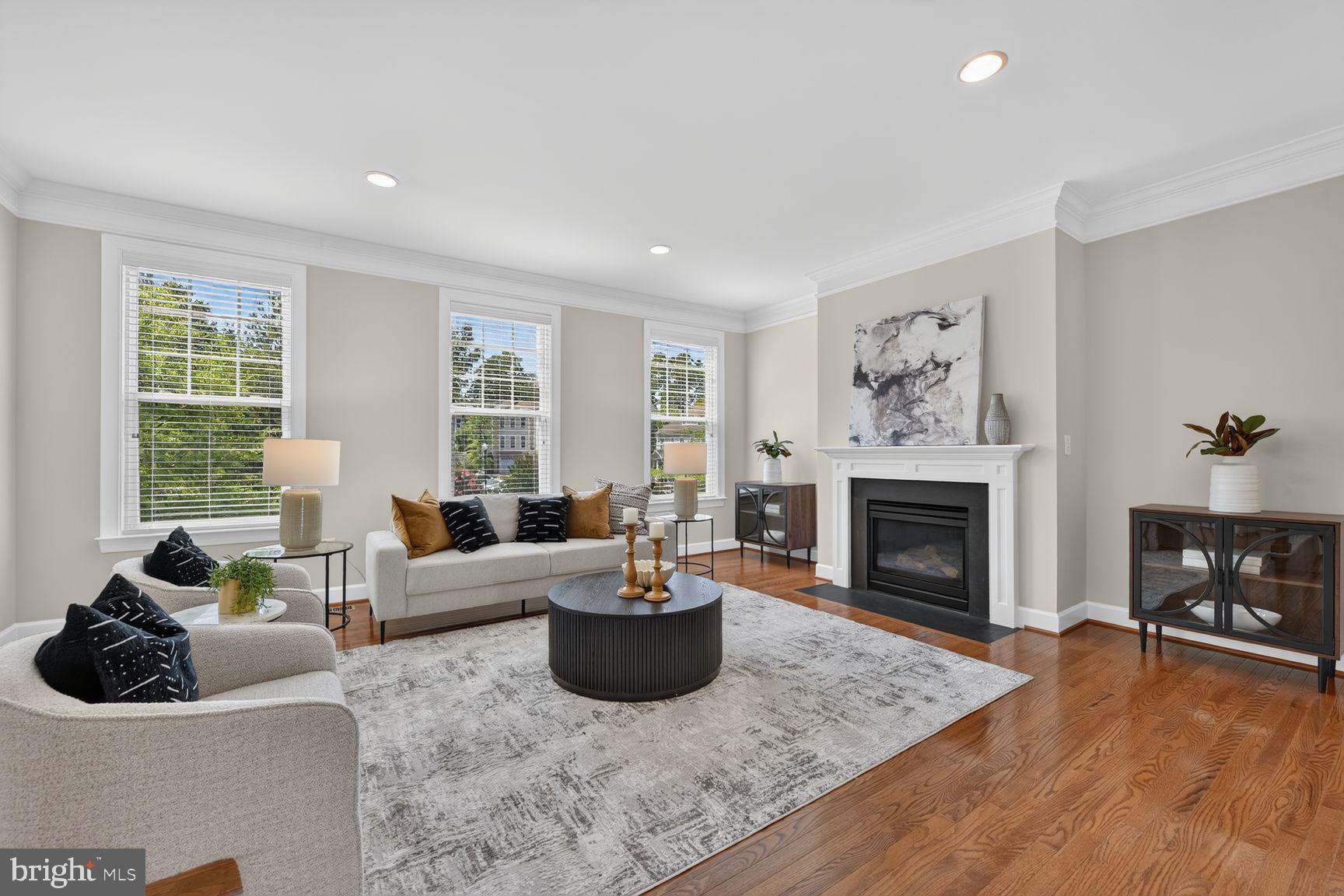 OAKTON EAST - Residential