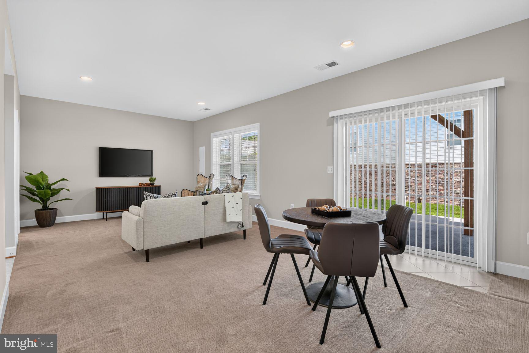 OAKTON EAST - Residential