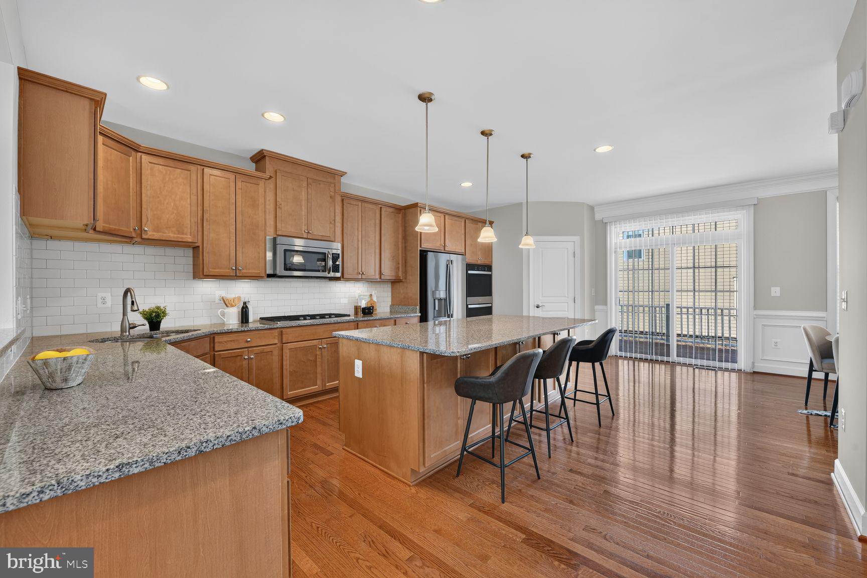 OAKTON EAST - Residential