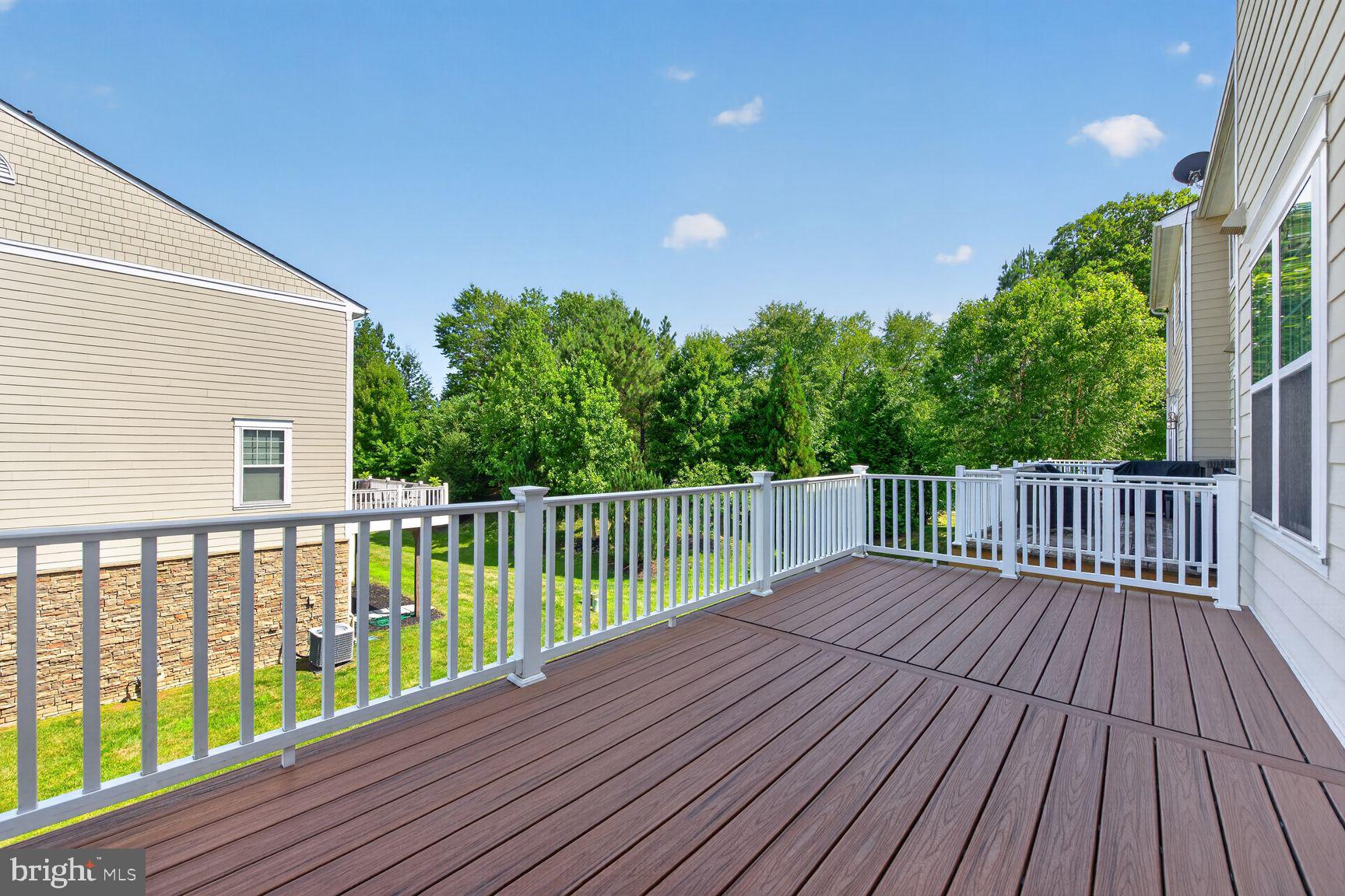 OAKTON EAST - Residential