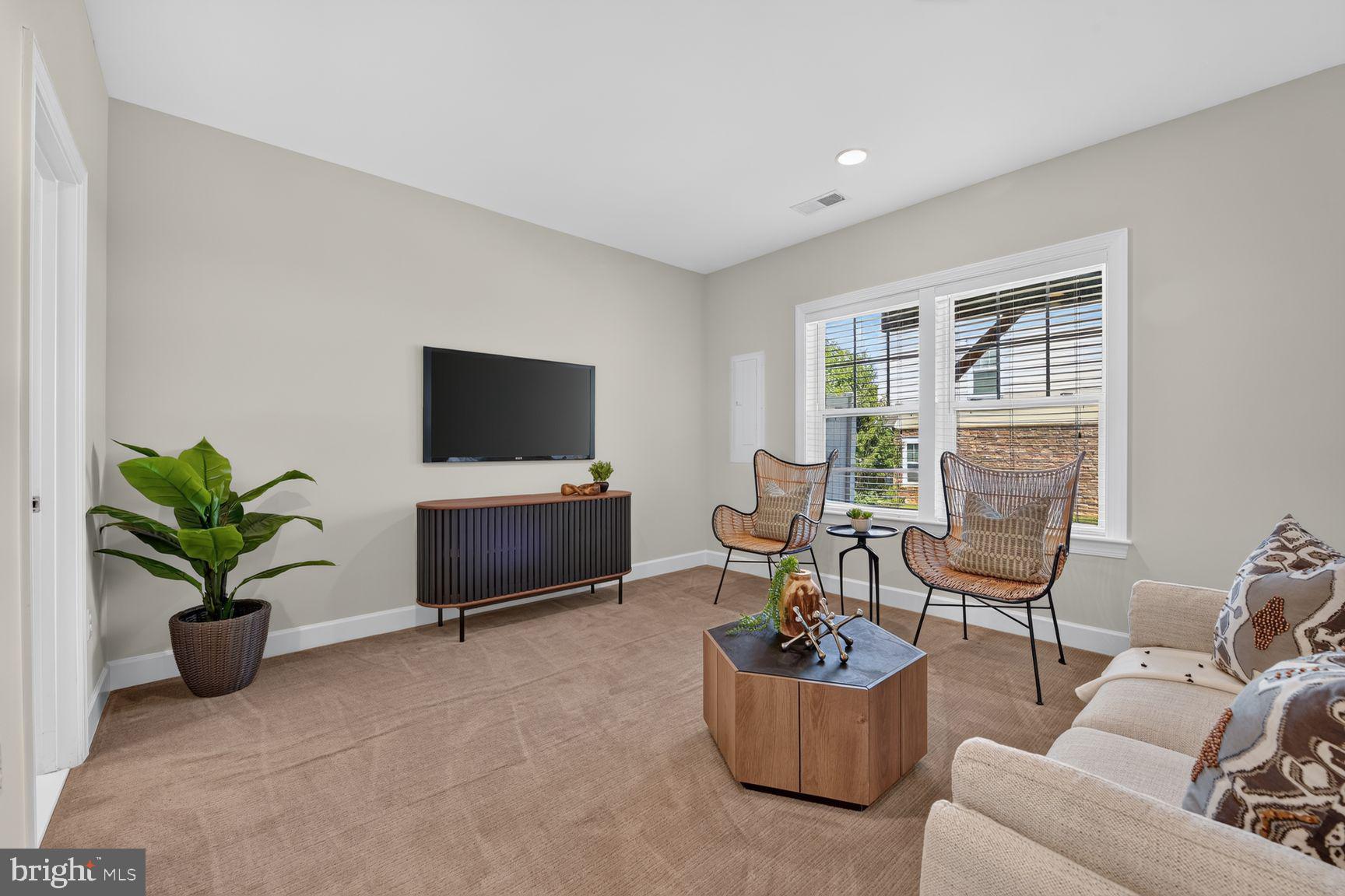 OAKTON EAST - Residential