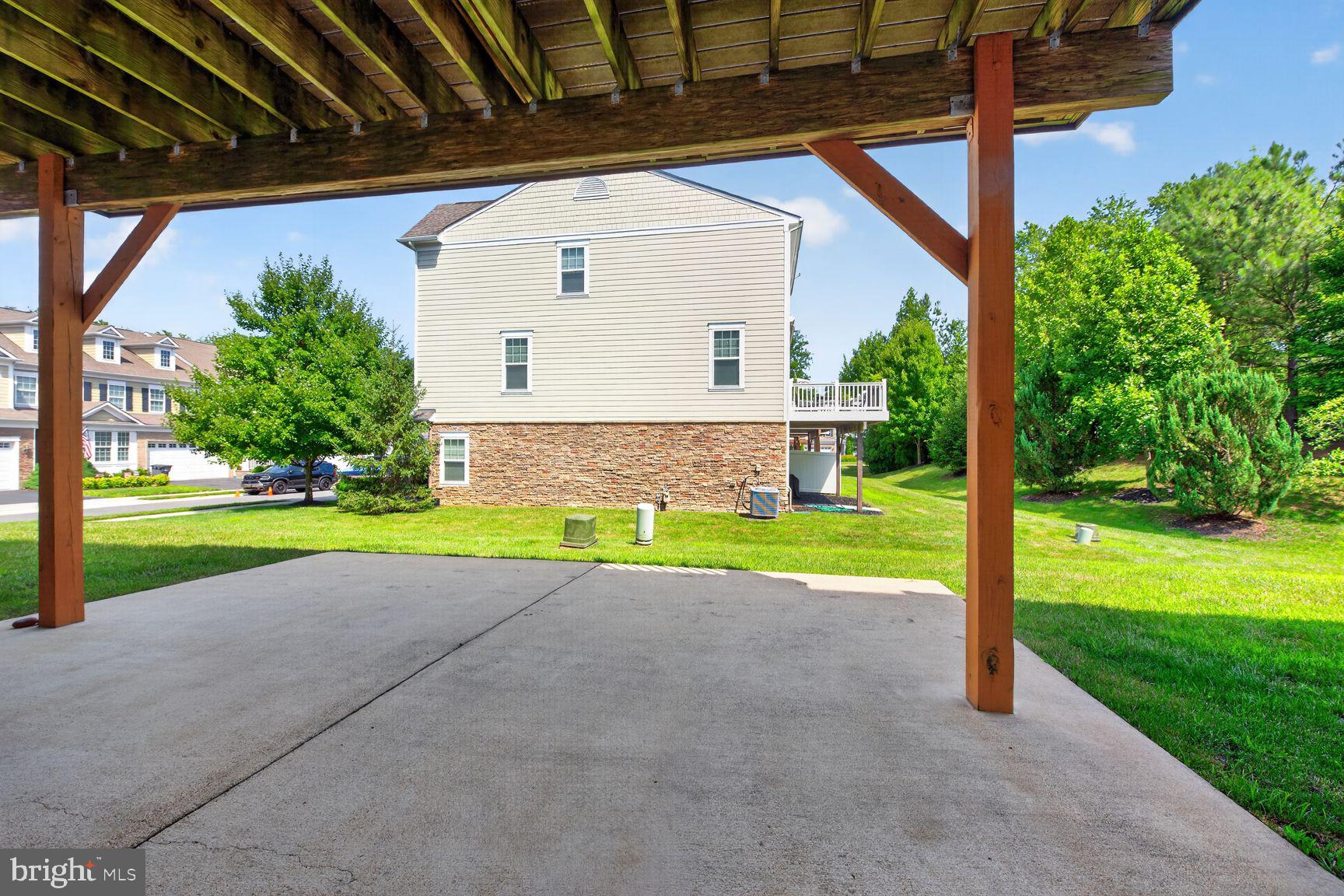 OAKTON EAST - Residential
