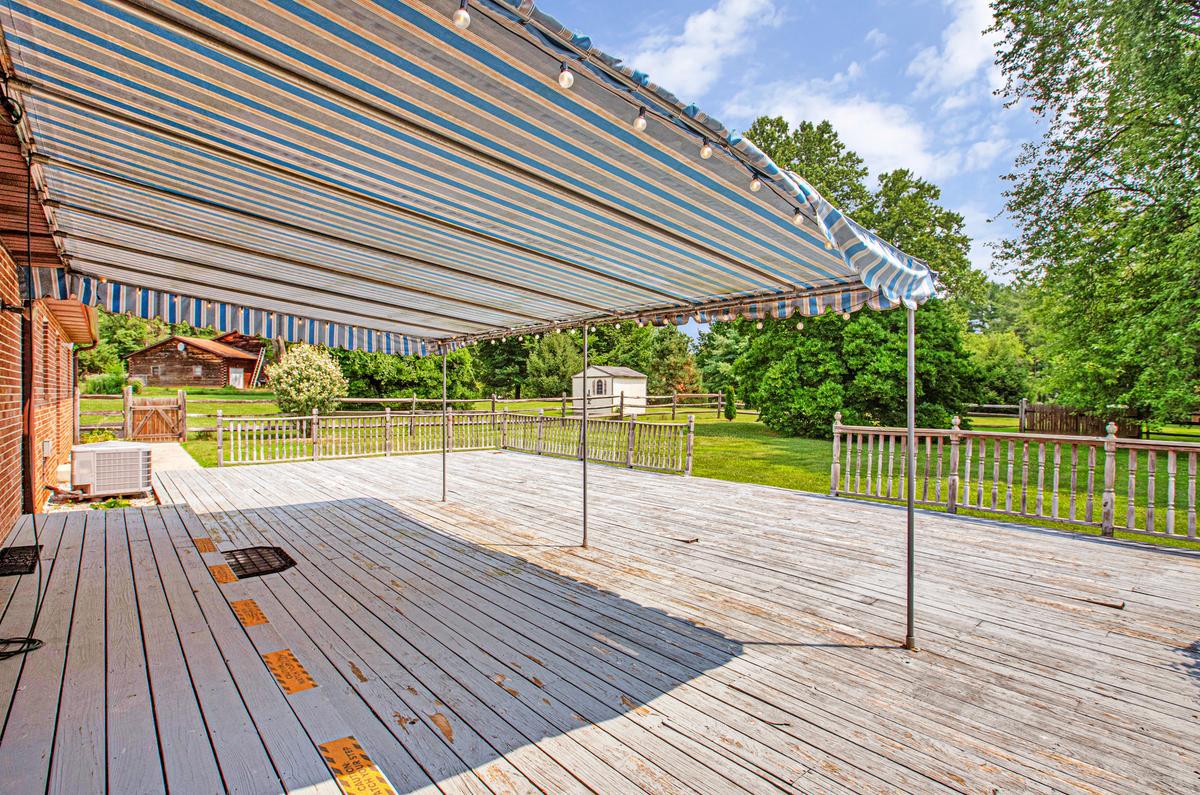 PADONIA CROSSING - Residential
