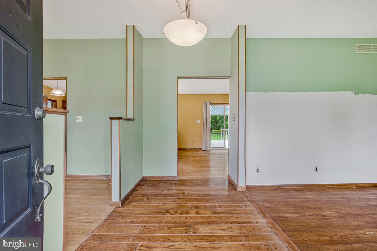 PADONIA CROSSING - Residential