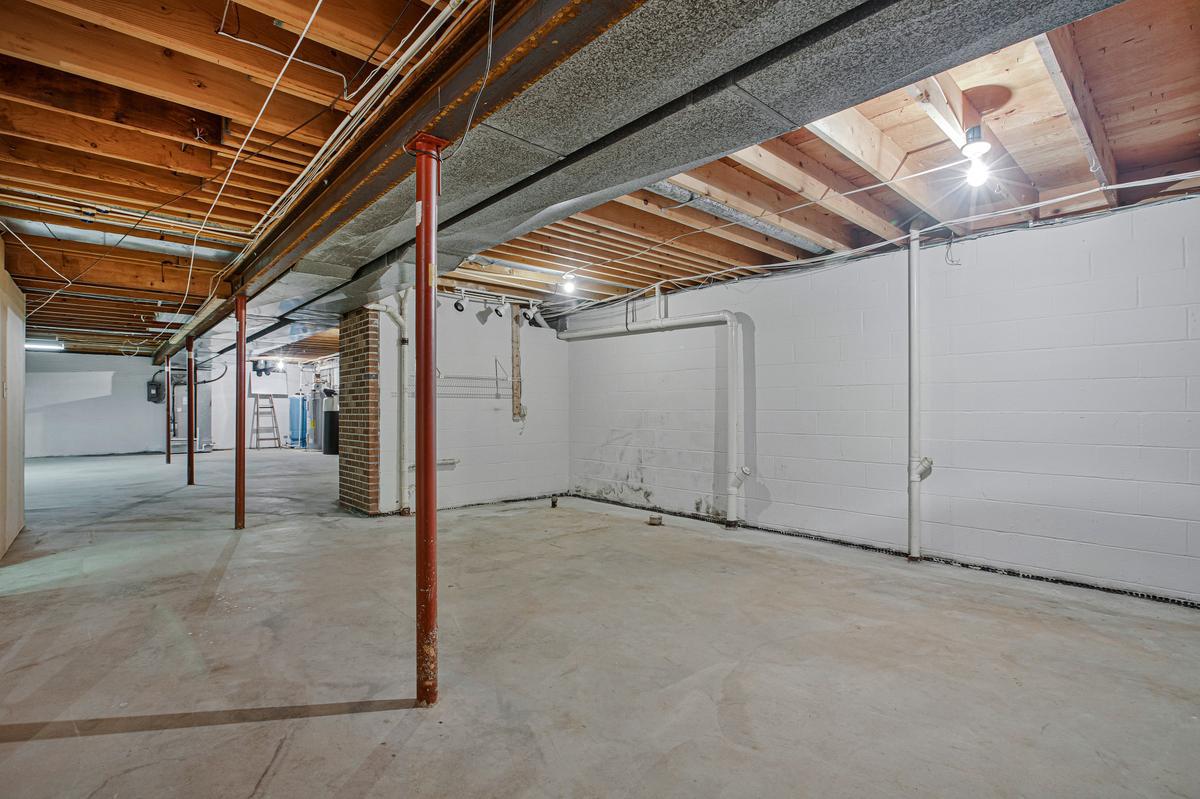PADONIA CROSSING - Residential