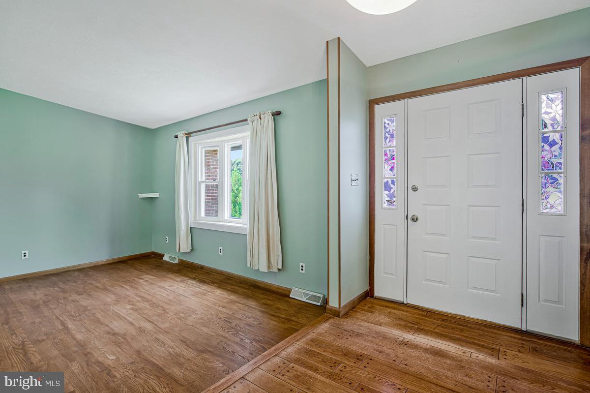 PADONIA CROSSING - Residential