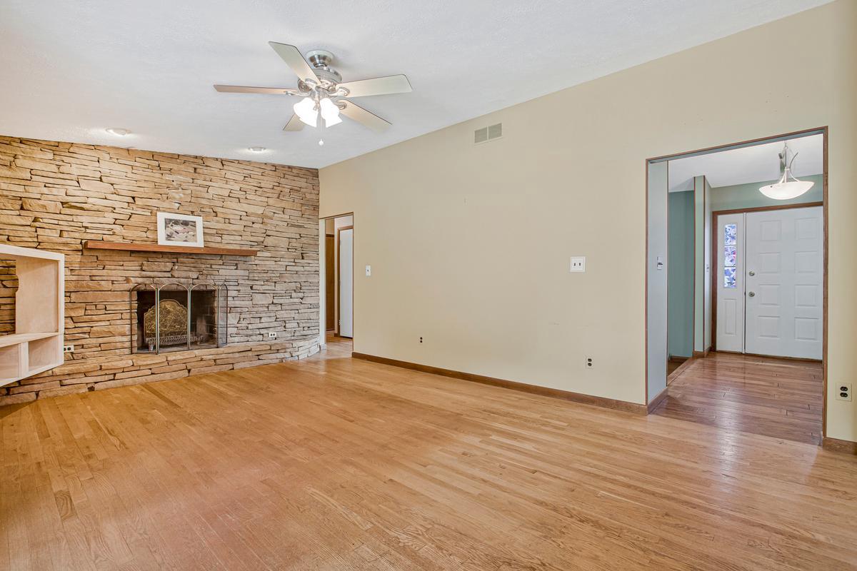 PADONIA CROSSING - Residential