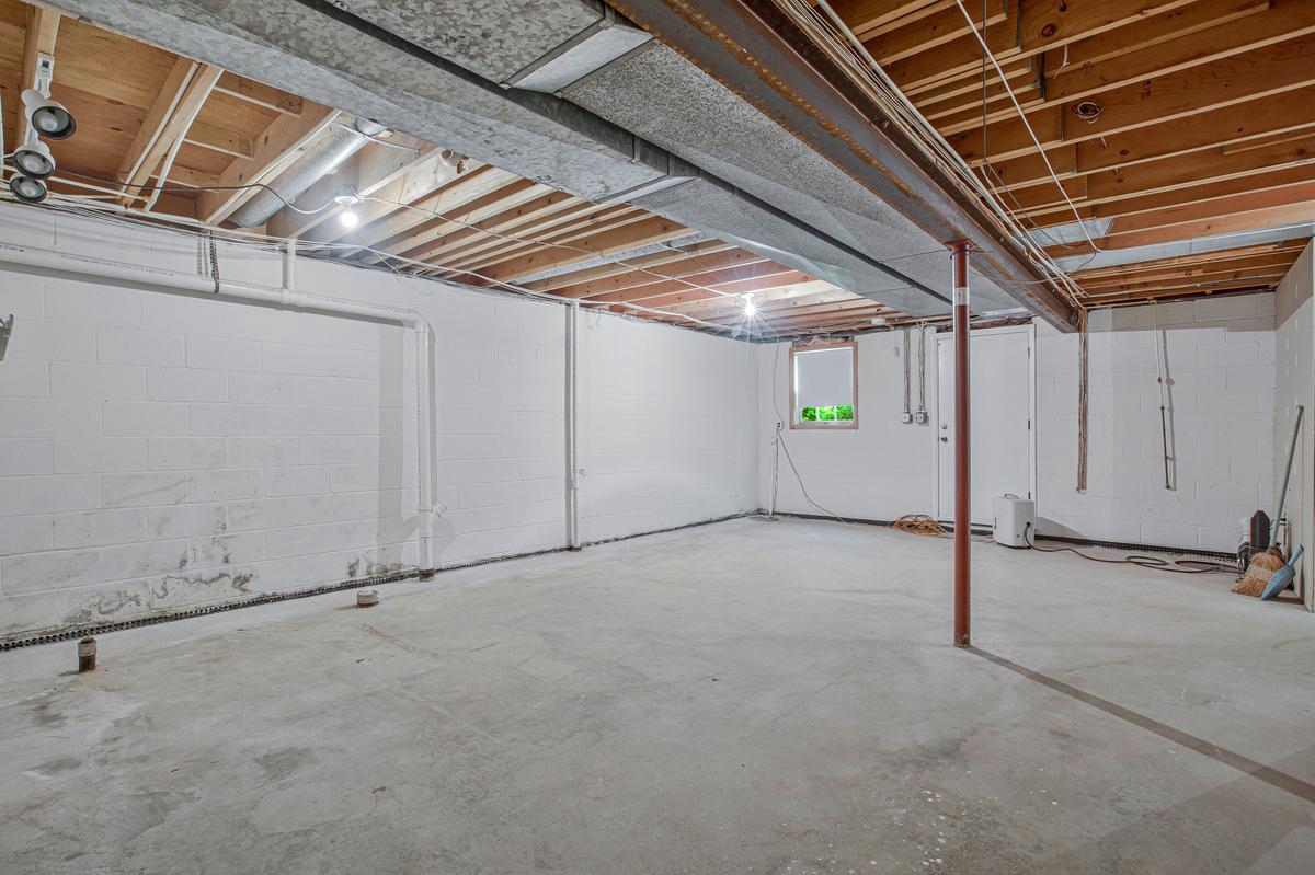 PADONIA CROSSING - Residential