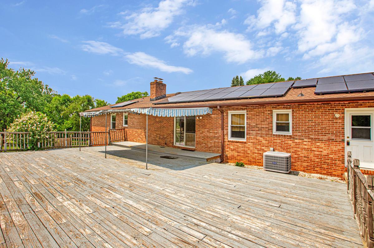 PADONIA CROSSING - Residential