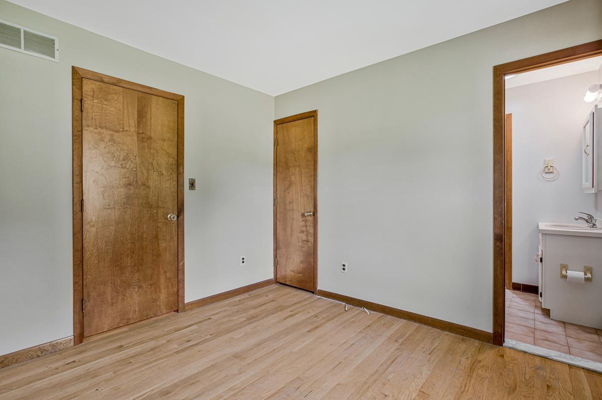 PADONIA CROSSING - Residential