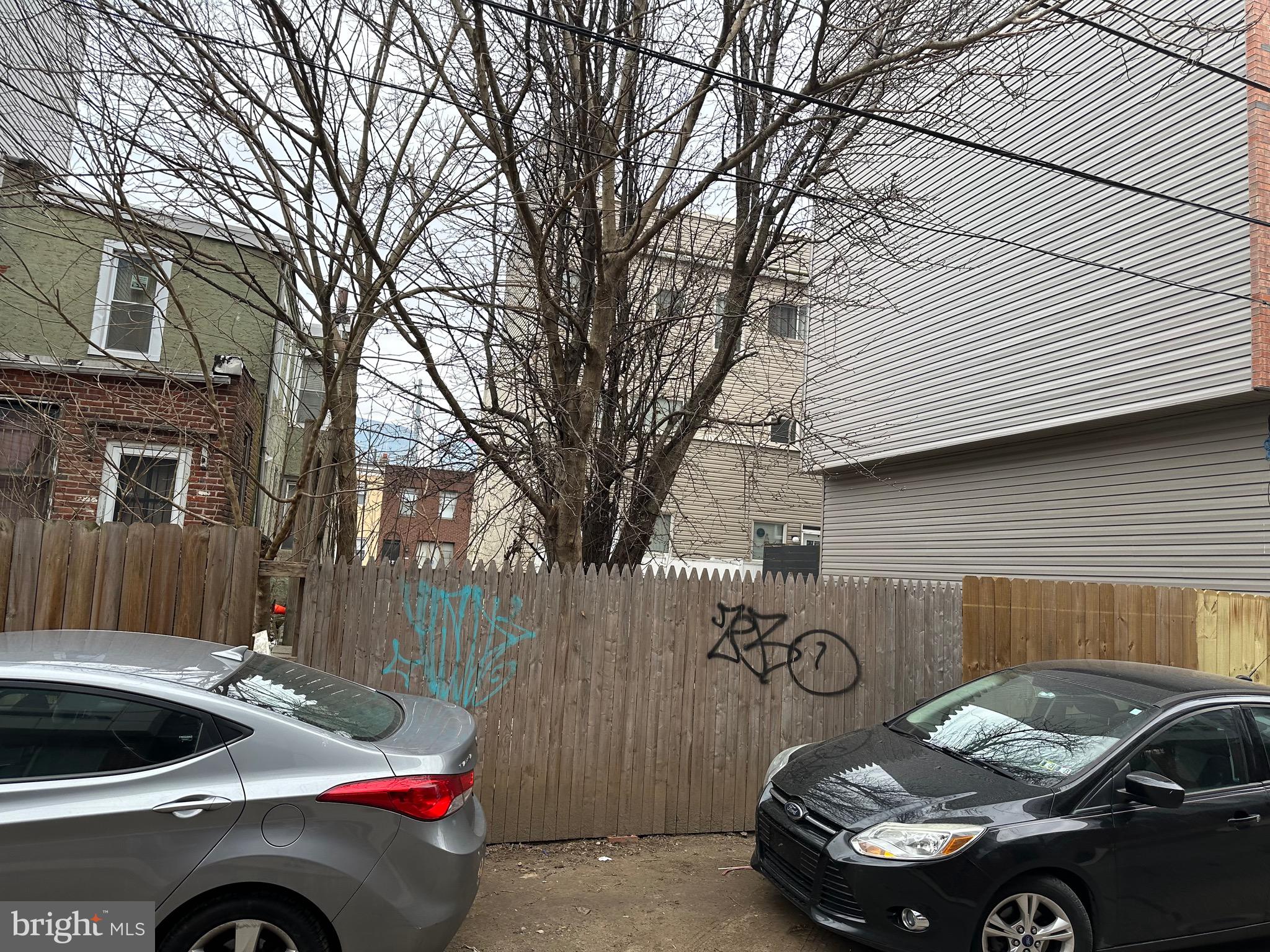 PHILADELPHIA (SOUTH) - Land