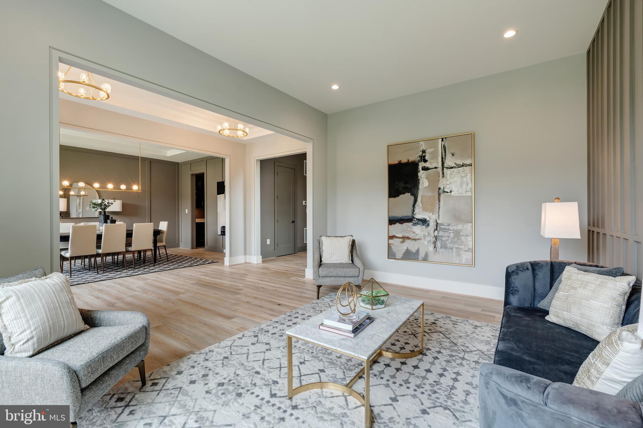 MCLEAN MANOR - Residential