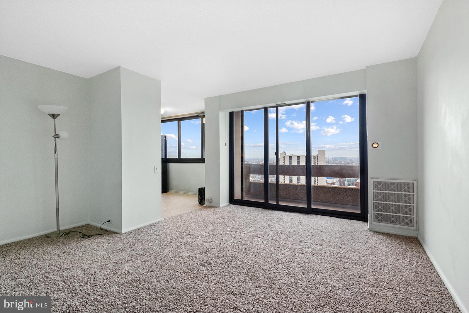 CENTER CITY - Residential Lease