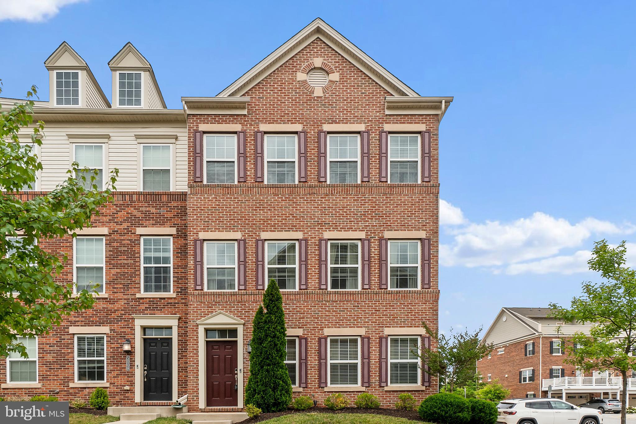 STRAWBRIDGE COMMONS - Residential