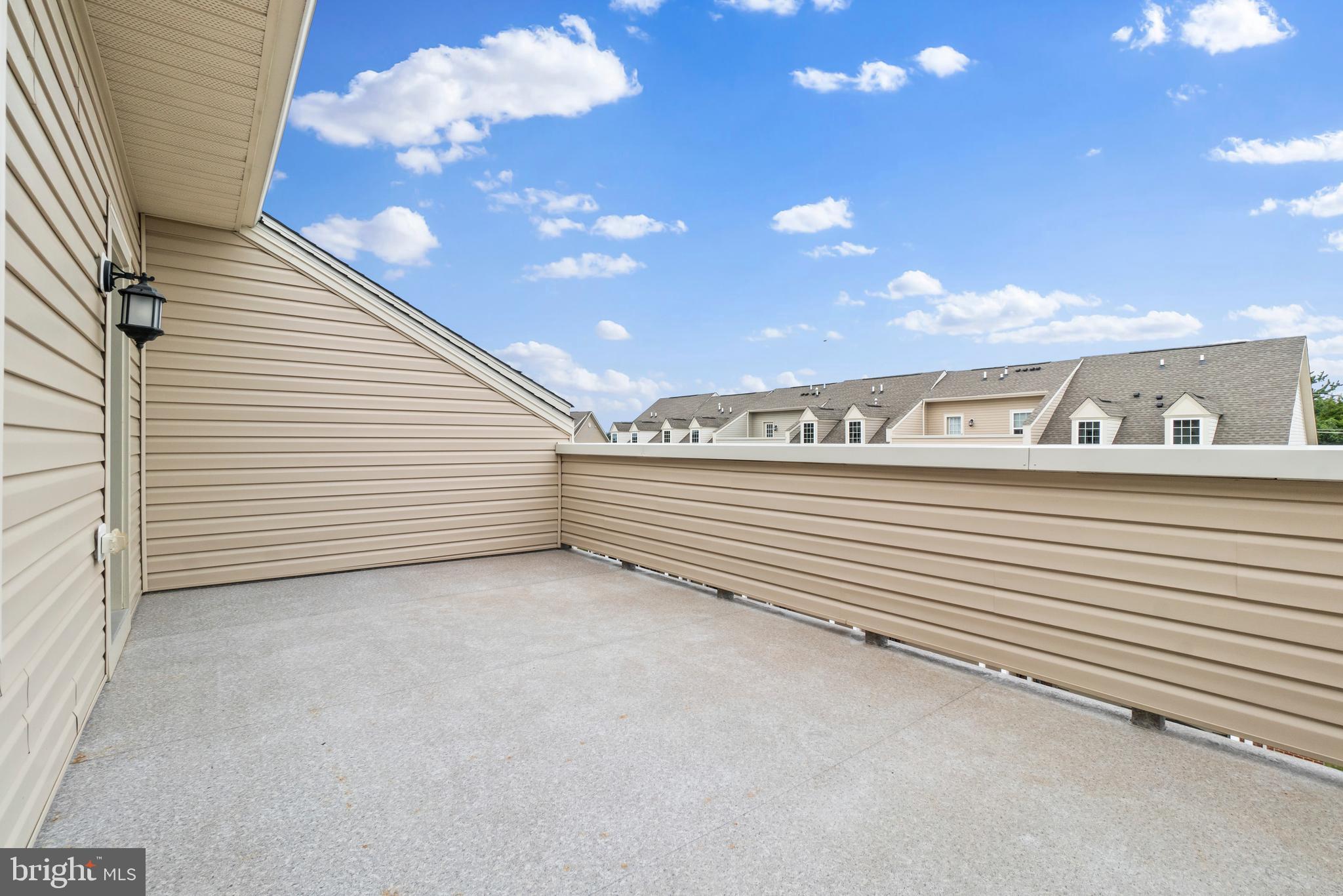 STRAWBRIDGE COMMONS - Residential