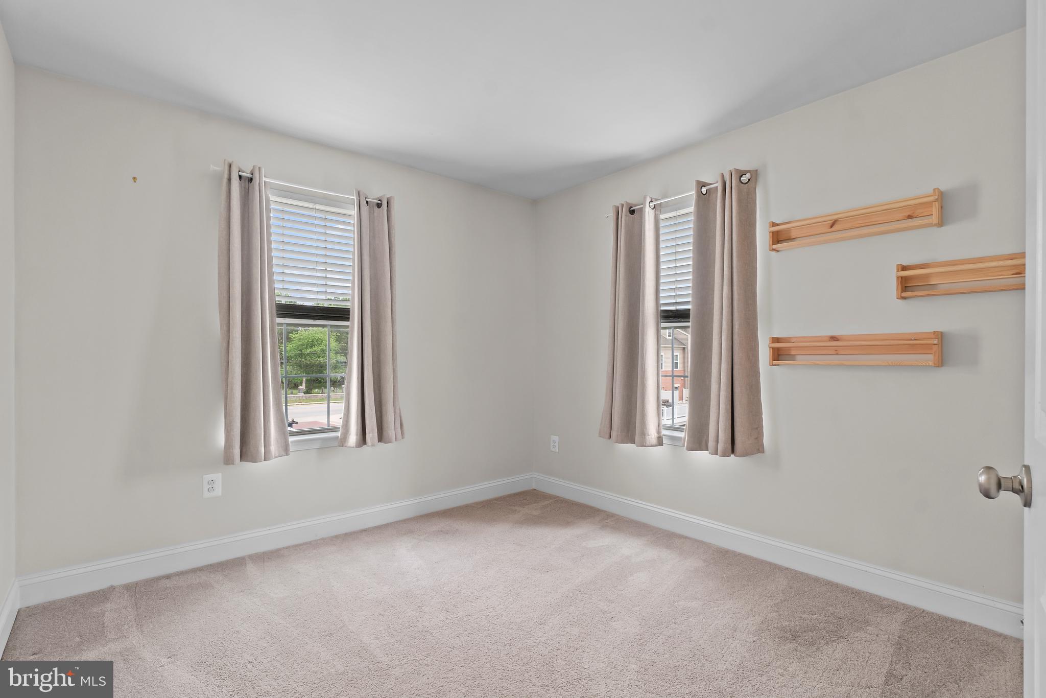 STRAWBRIDGE COMMONS - Residential