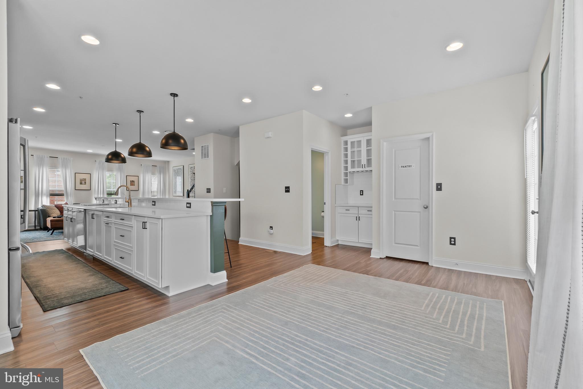 STRAWBRIDGE COMMONS - Residential