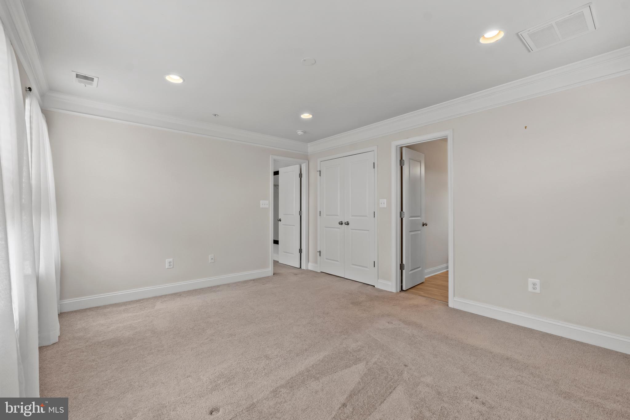 STRAWBRIDGE COMMONS - Residential