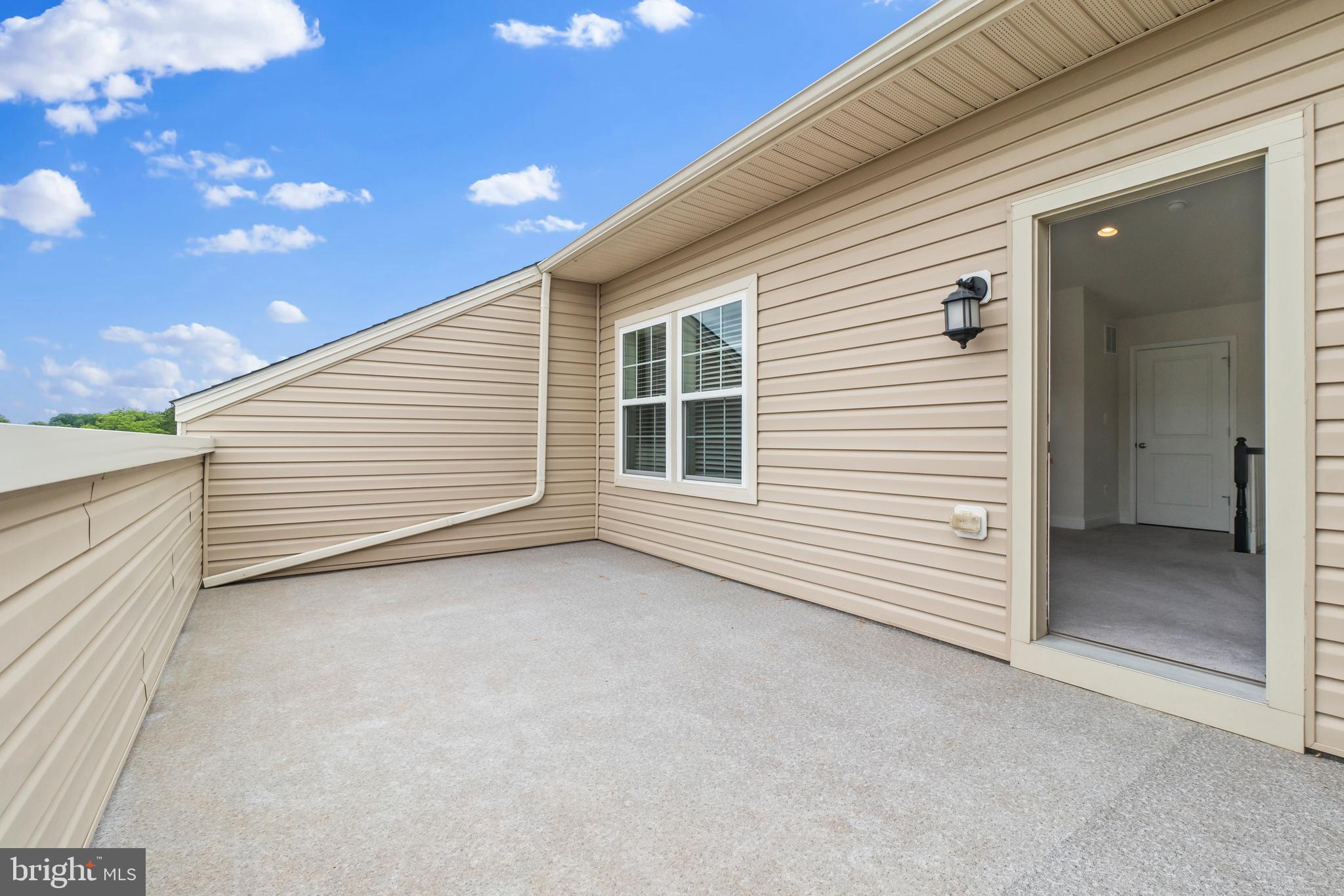 STRAWBRIDGE COMMONS - Residential