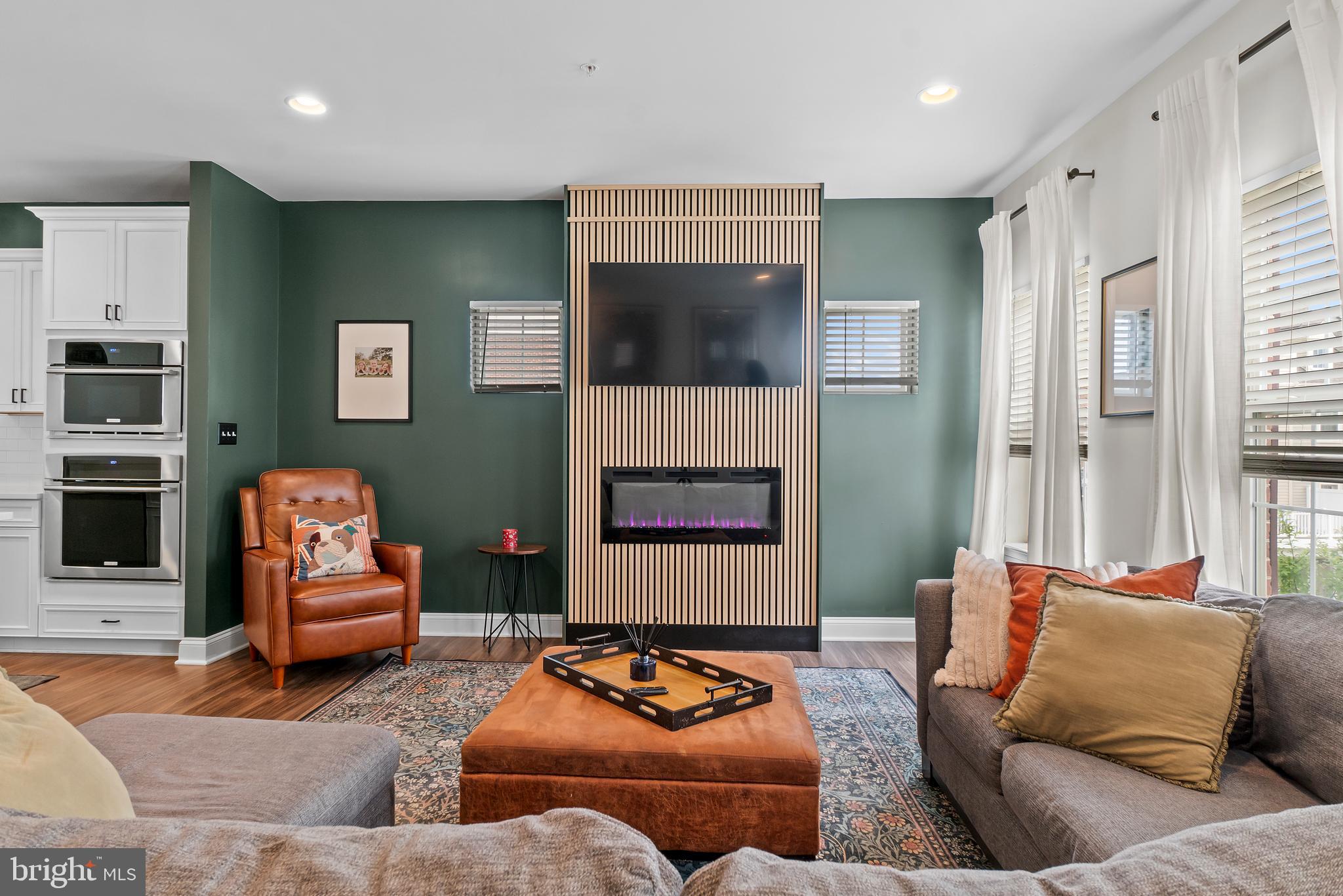 STRAWBRIDGE COMMONS - Residential