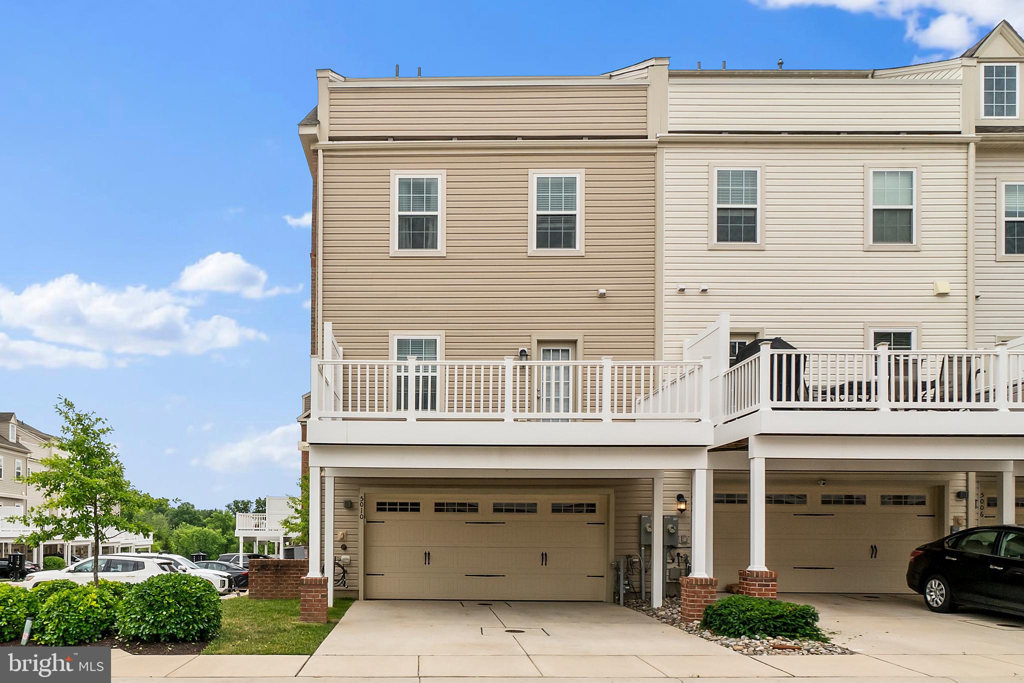 STRAWBRIDGE COMMONS - Residential