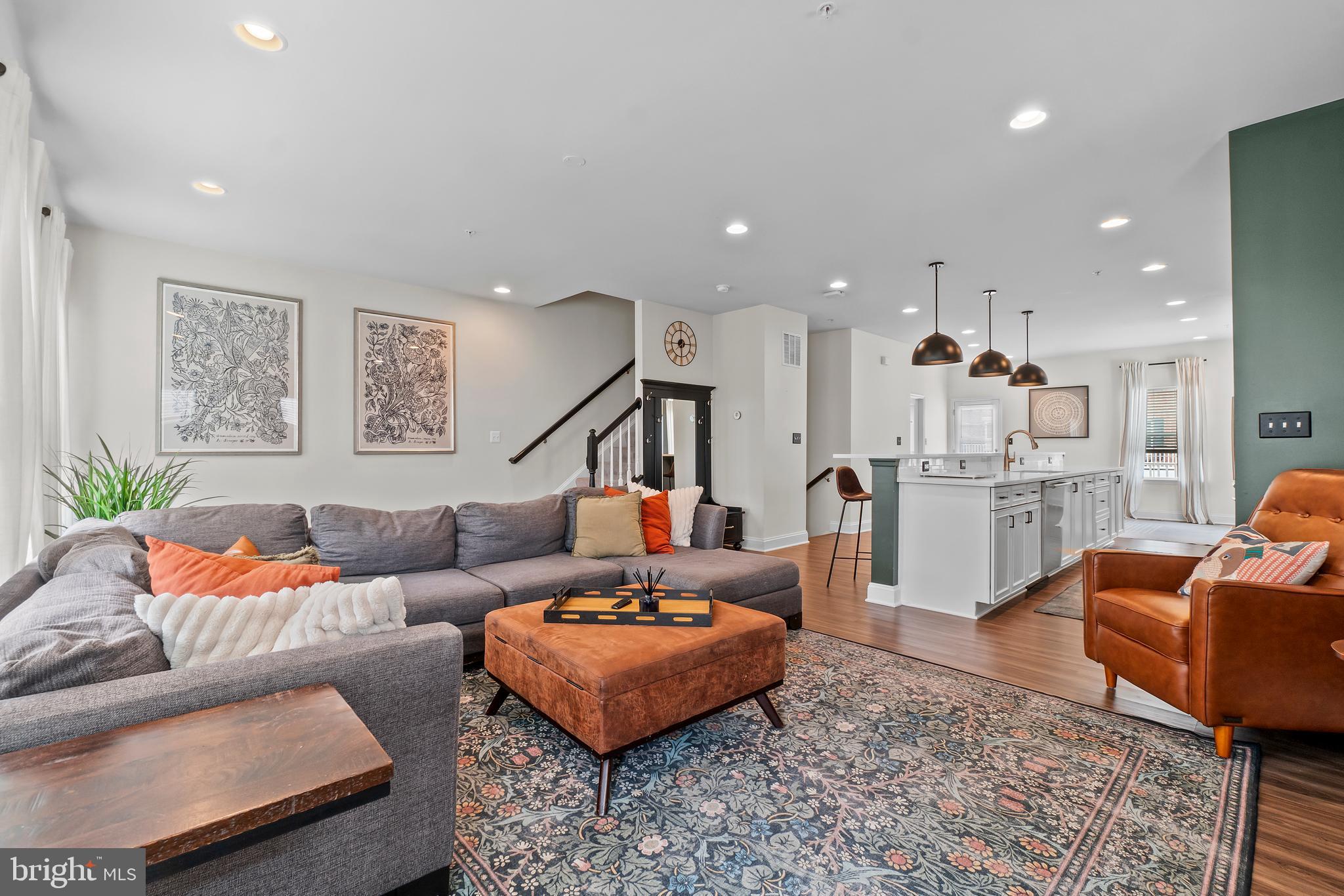 STRAWBRIDGE COMMONS - Residential
