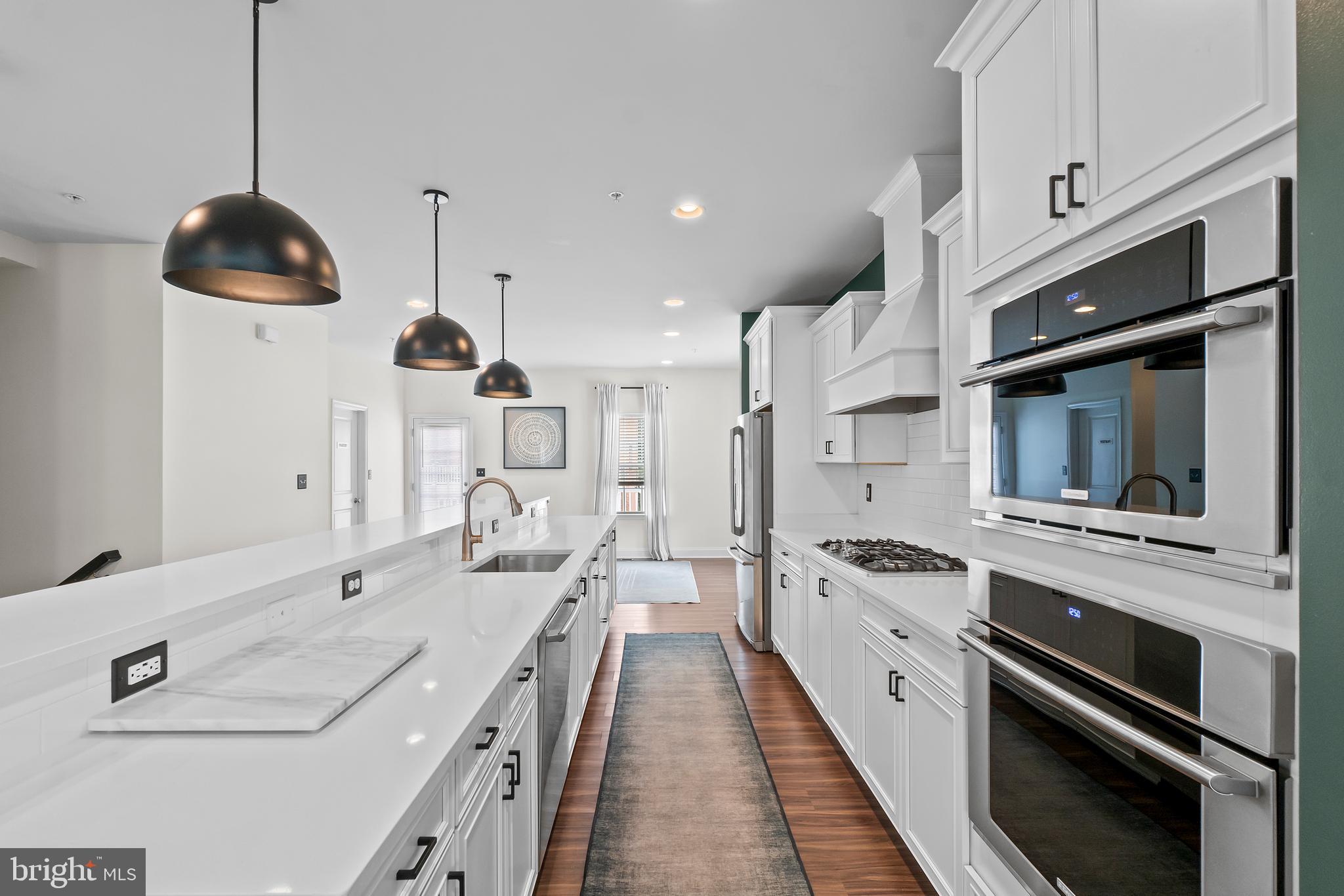 STRAWBRIDGE COMMONS - Residential