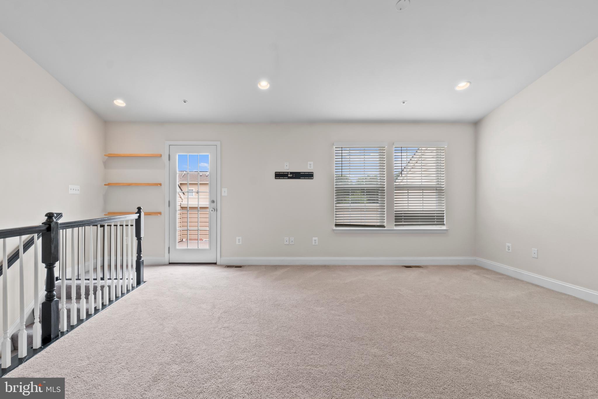 STRAWBRIDGE COMMONS - Residential