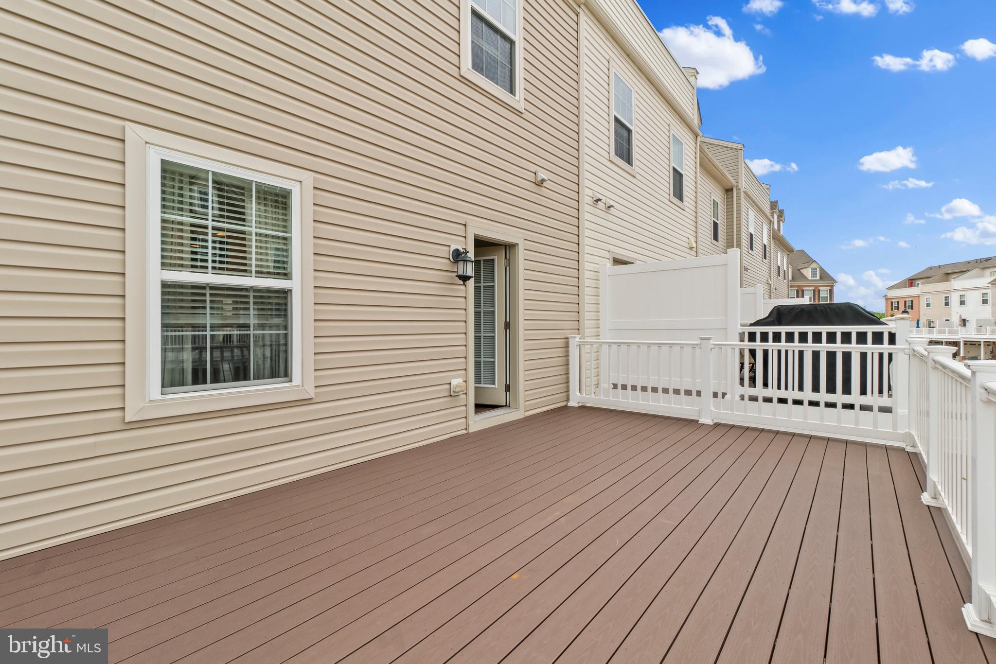 STRAWBRIDGE COMMONS - Residential