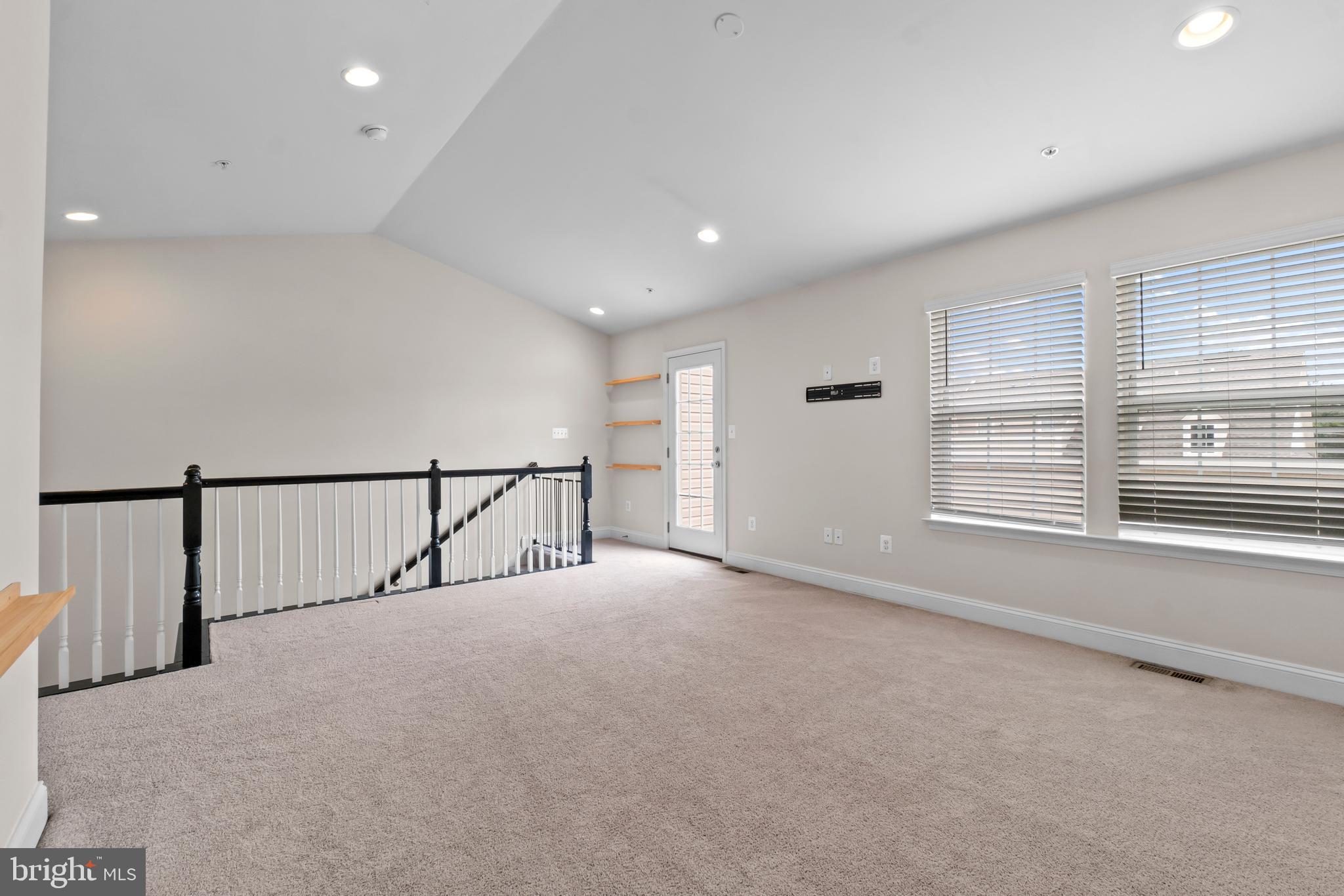 STRAWBRIDGE COMMONS - Residential