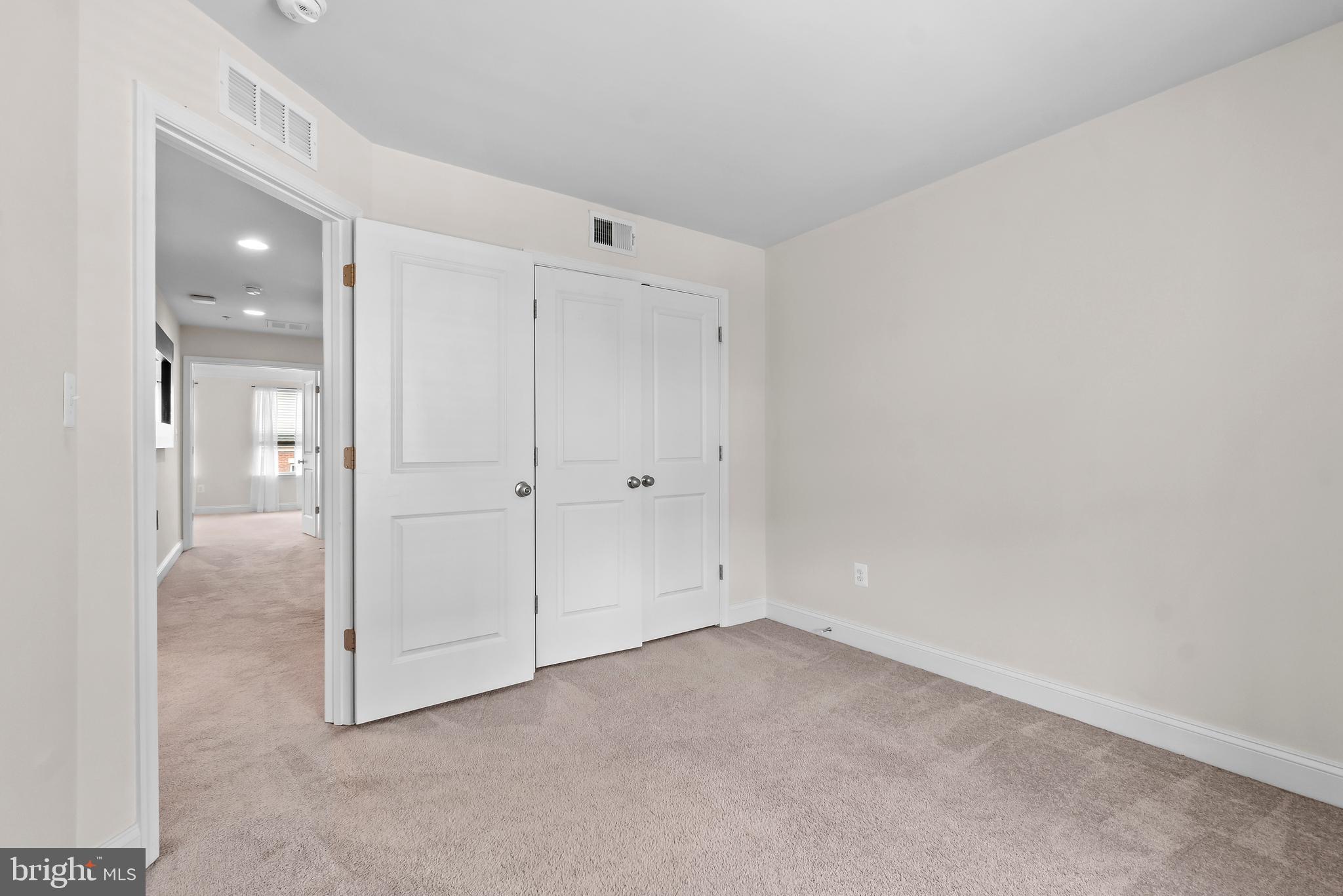 STRAWBRIDGE COMMONS - Residential