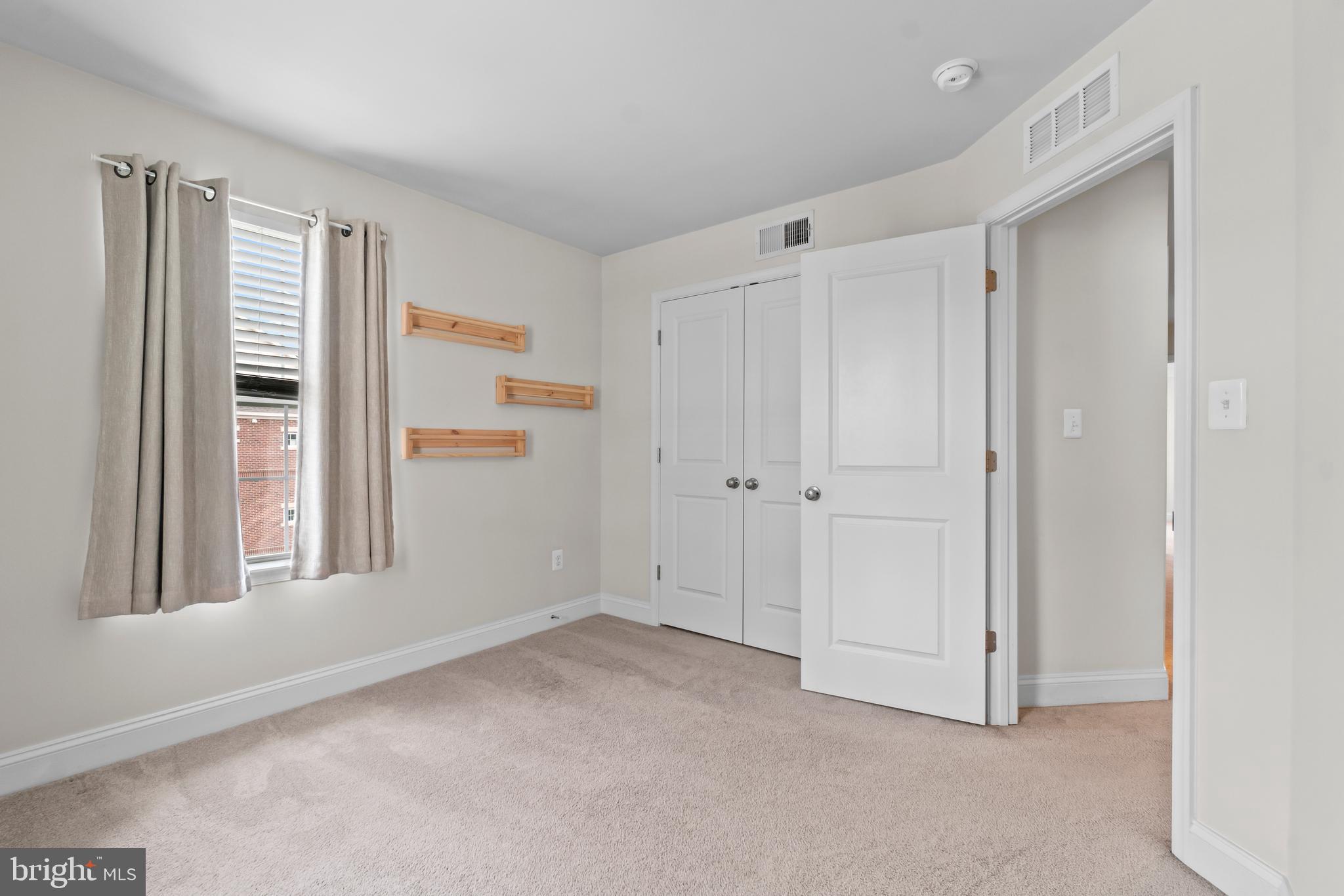 STRAWBRIDGE COMMONS - Residential